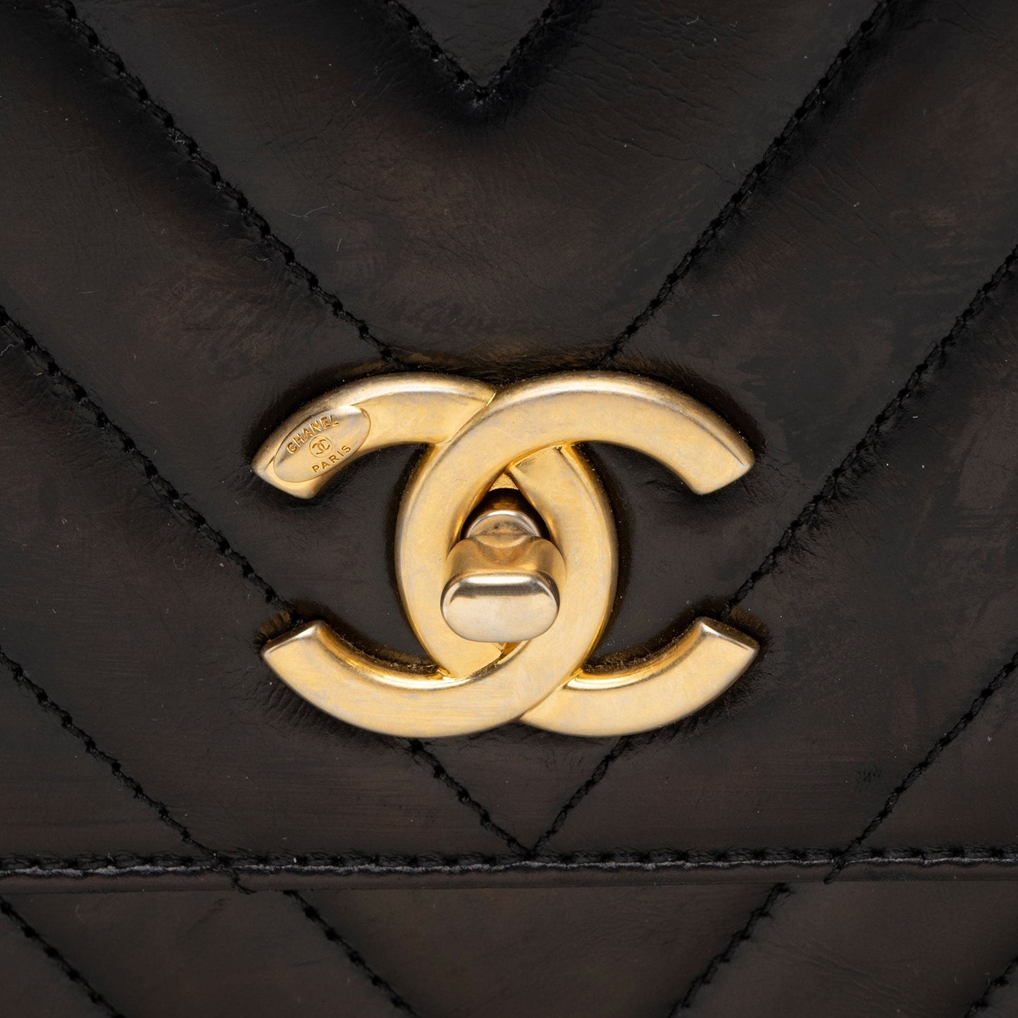 Chanel Chevron Calfskin Coco Top Handle Medium Flap Bag (SHF-ZMgzVP)