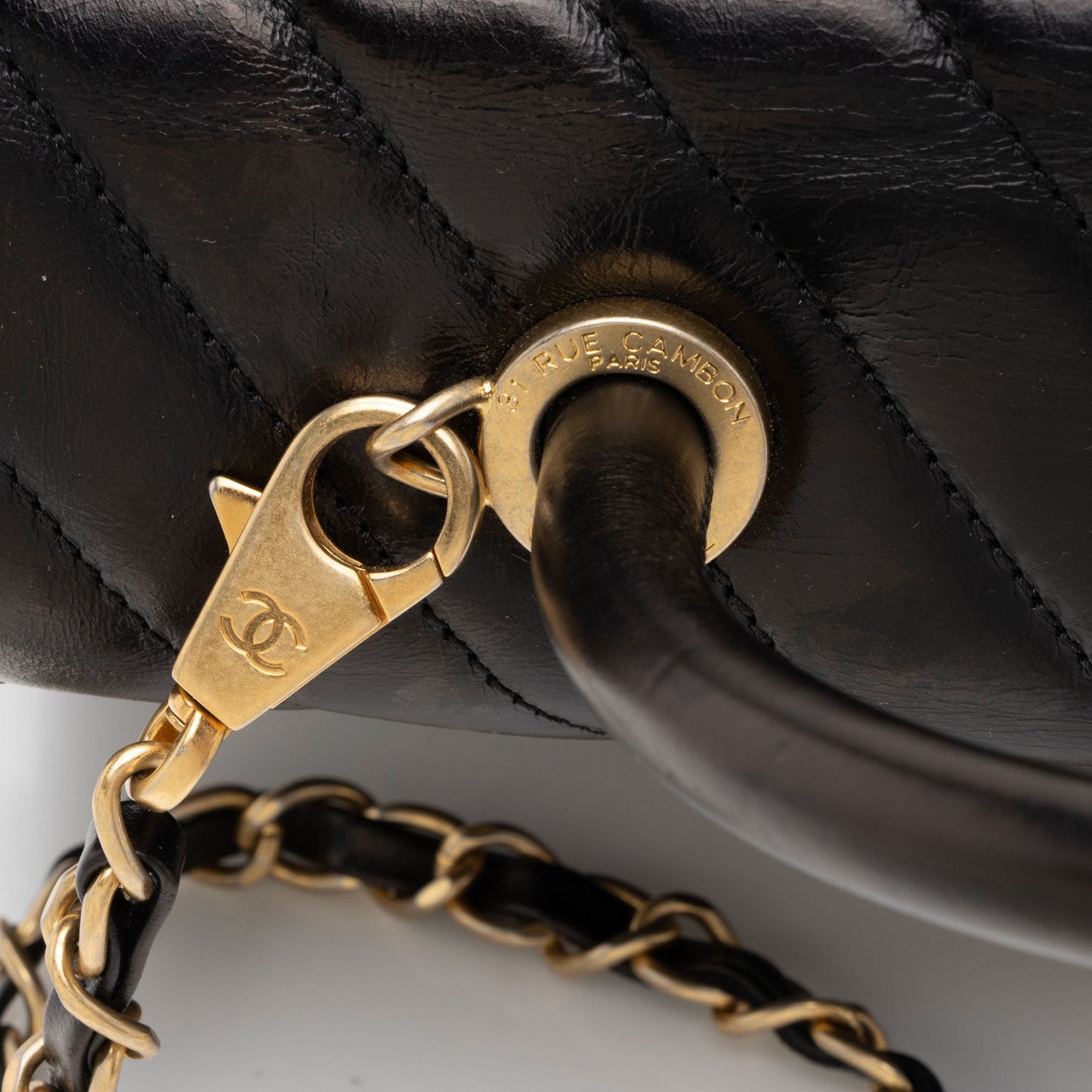 Chanel Chevron Calfskin Coco Top Handle Medium Flap Bag (SHF-ZMgzVP)