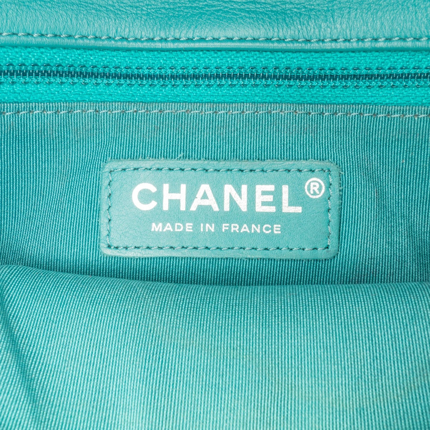 Chanel Crumpled Calfskin Bi Quilted Vintage Full Flap (SHG-KJPe6B)