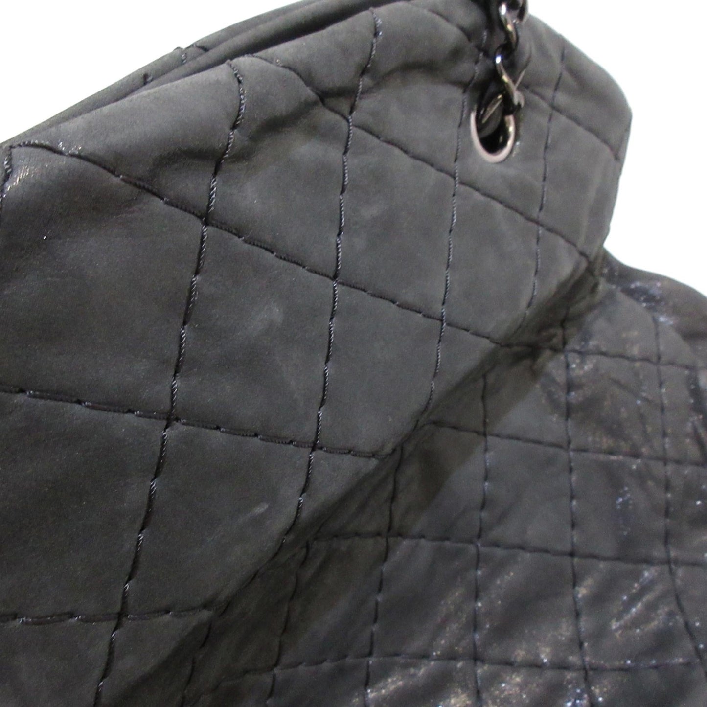 Chanel Large Quilted Iridescent Calfskin Just Mademoiselle (SHG-DQ0Wzz)
