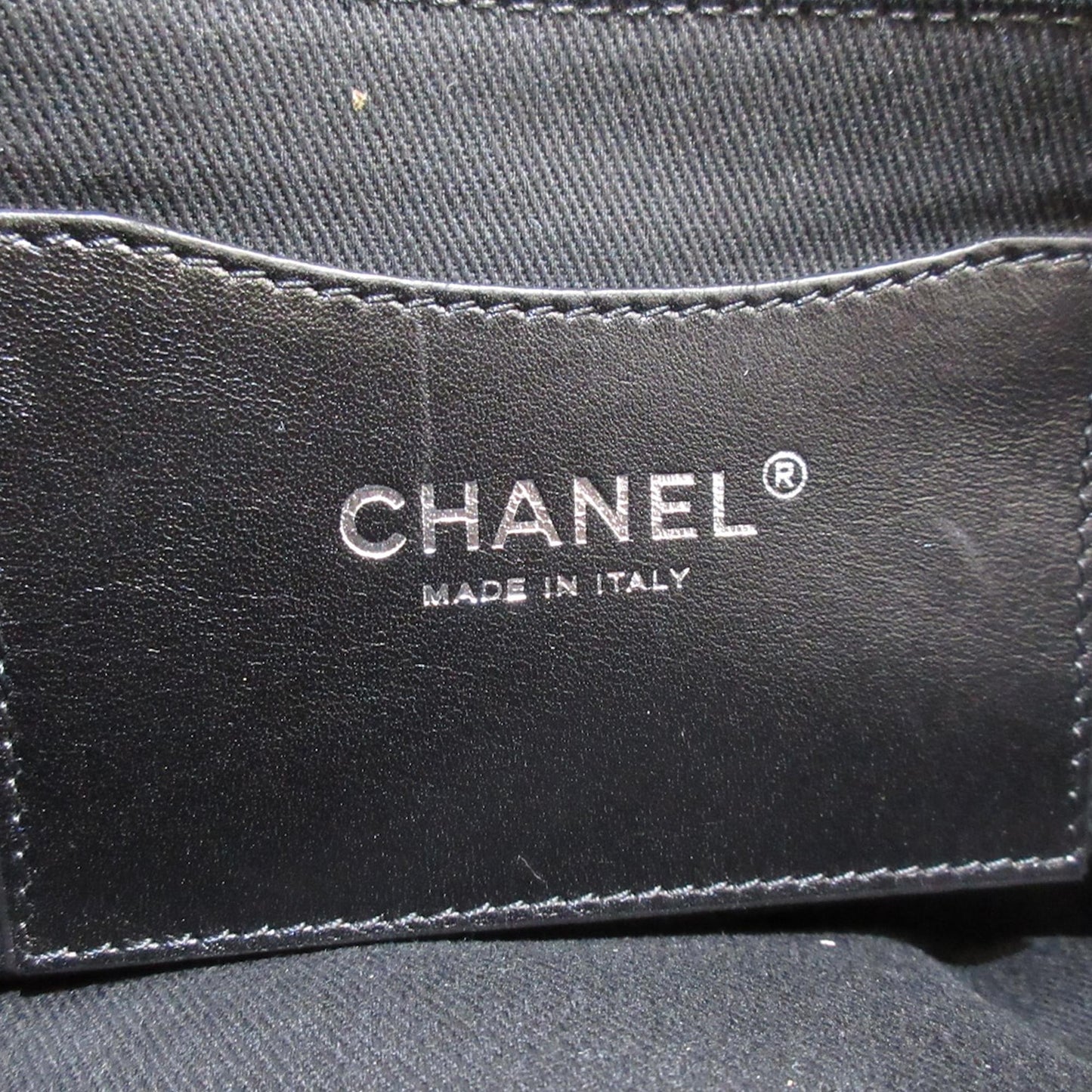 Chanel Large Quilted Iridescent Calfskin Just Mademoiselle (SHG-DQ0Wzz)