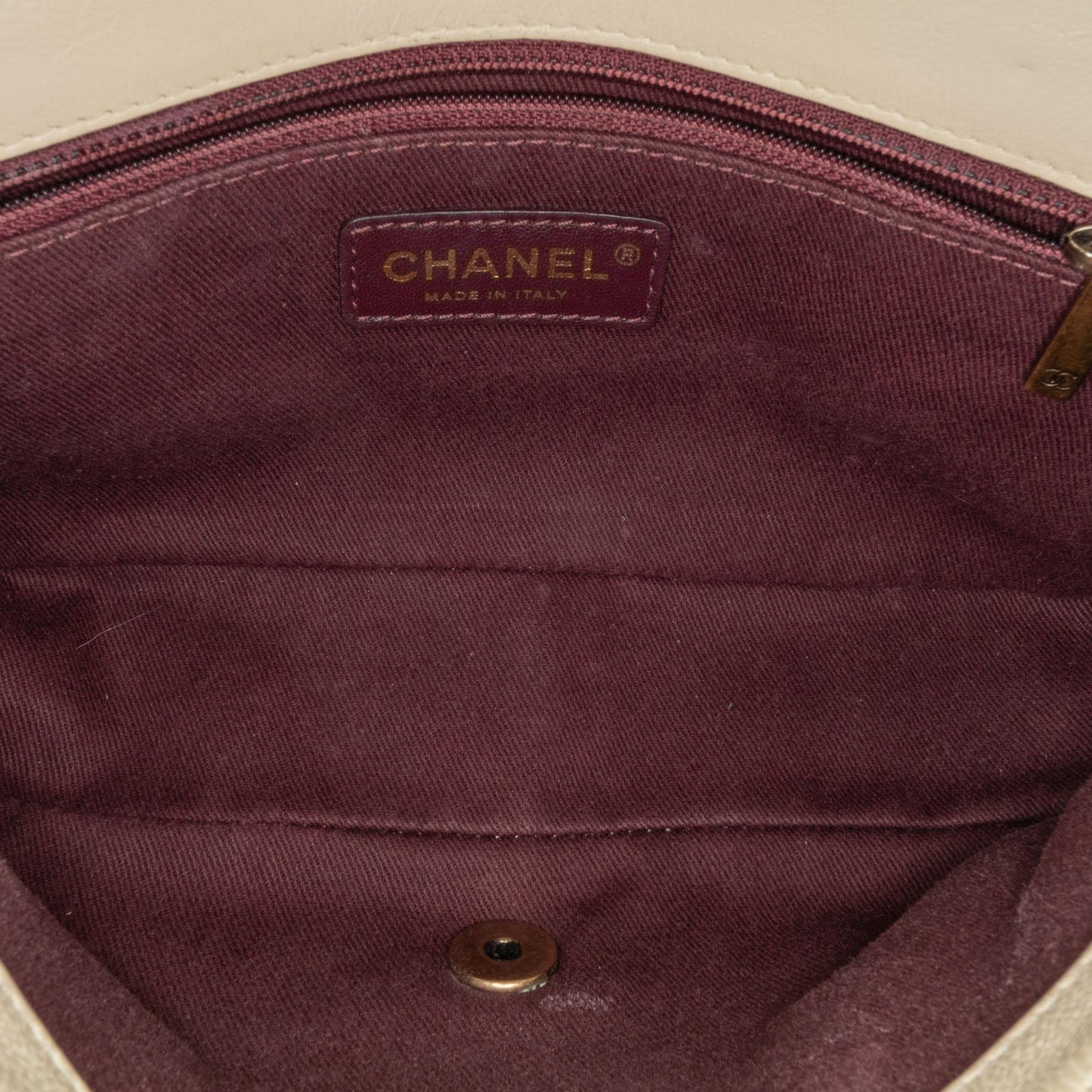 Chanel Medium Calfskin Urban Day Flap (SHG-zsil7K)