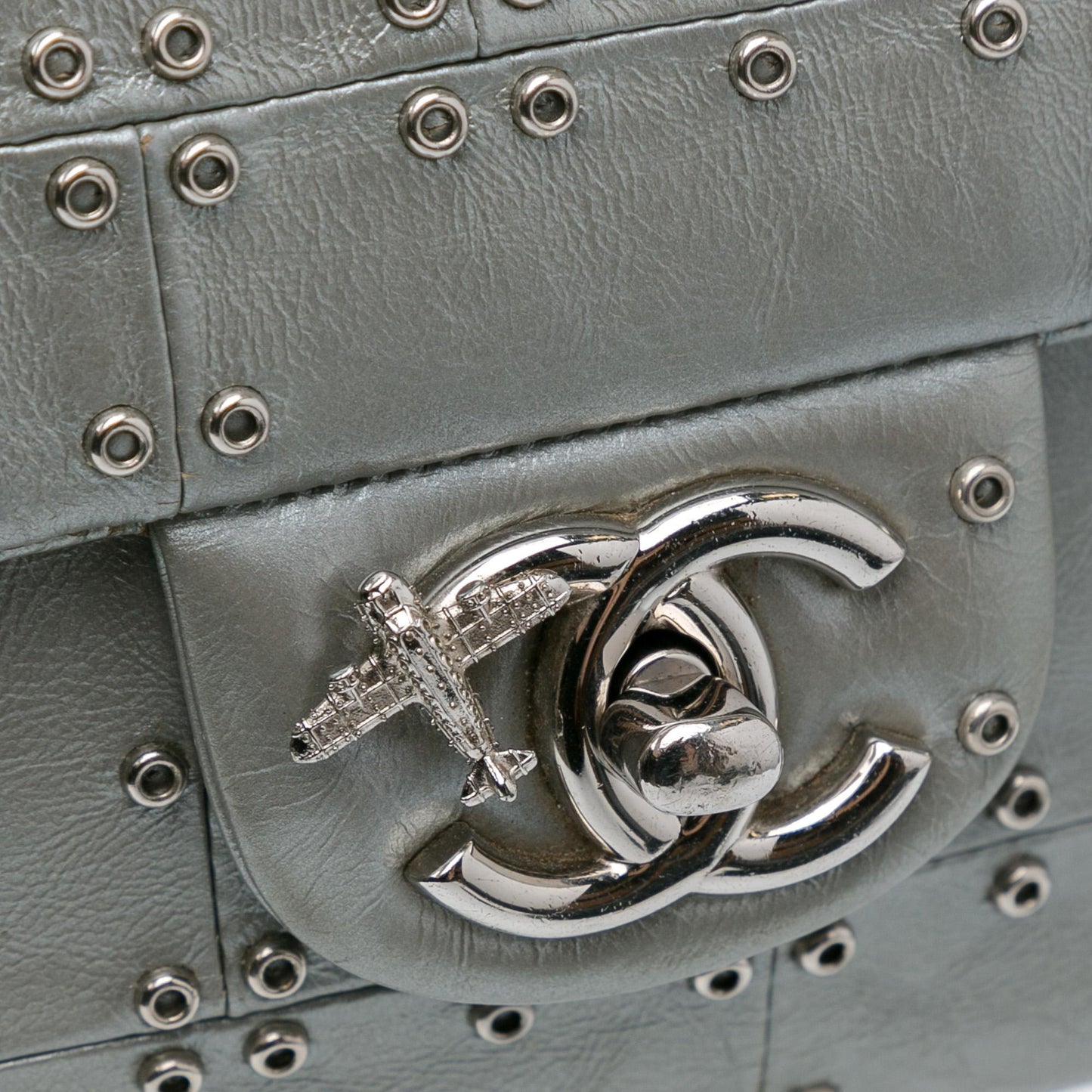 Chanel Medium Glazed Calfskin Grommet Embellished Airline Double Flap (SHG-3ngMjI)
