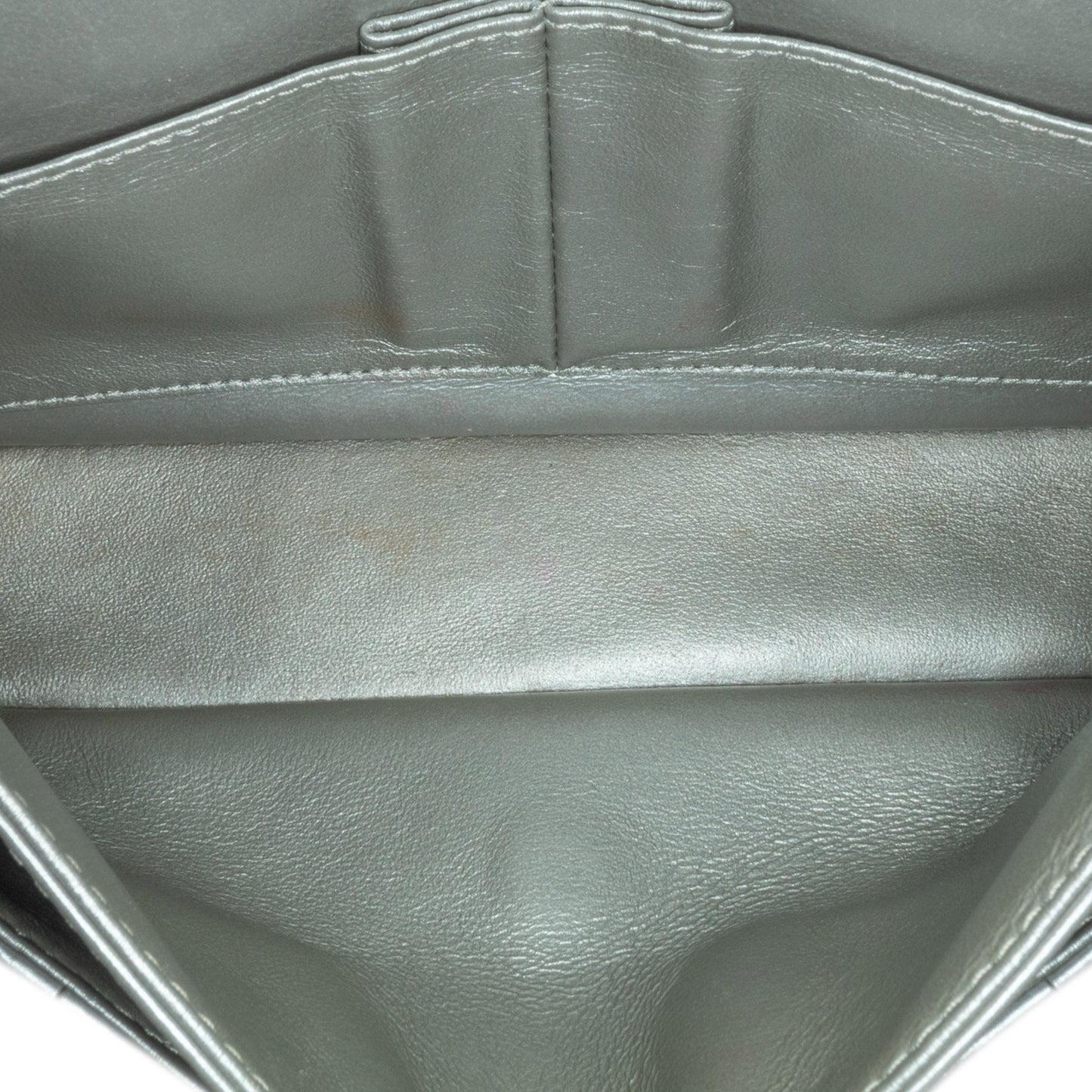 Chanel Medium Glazed Calfskin Grommet Embellished Airline Double Flap (SHG-fbozO4)