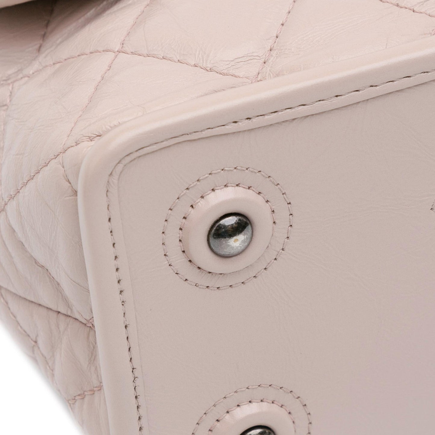 Chanel Quilted Aged Calfskin Single Flap (SHG-vBvXcU)