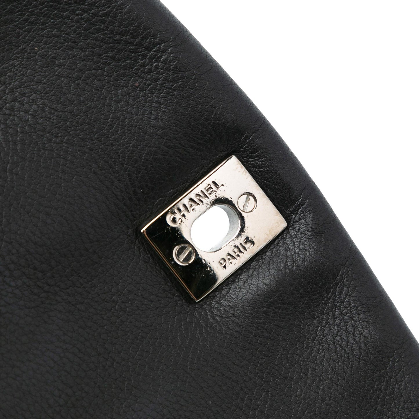 Chanel Quilted Calfskin Curvy Flap (SHG-7XhJvX)