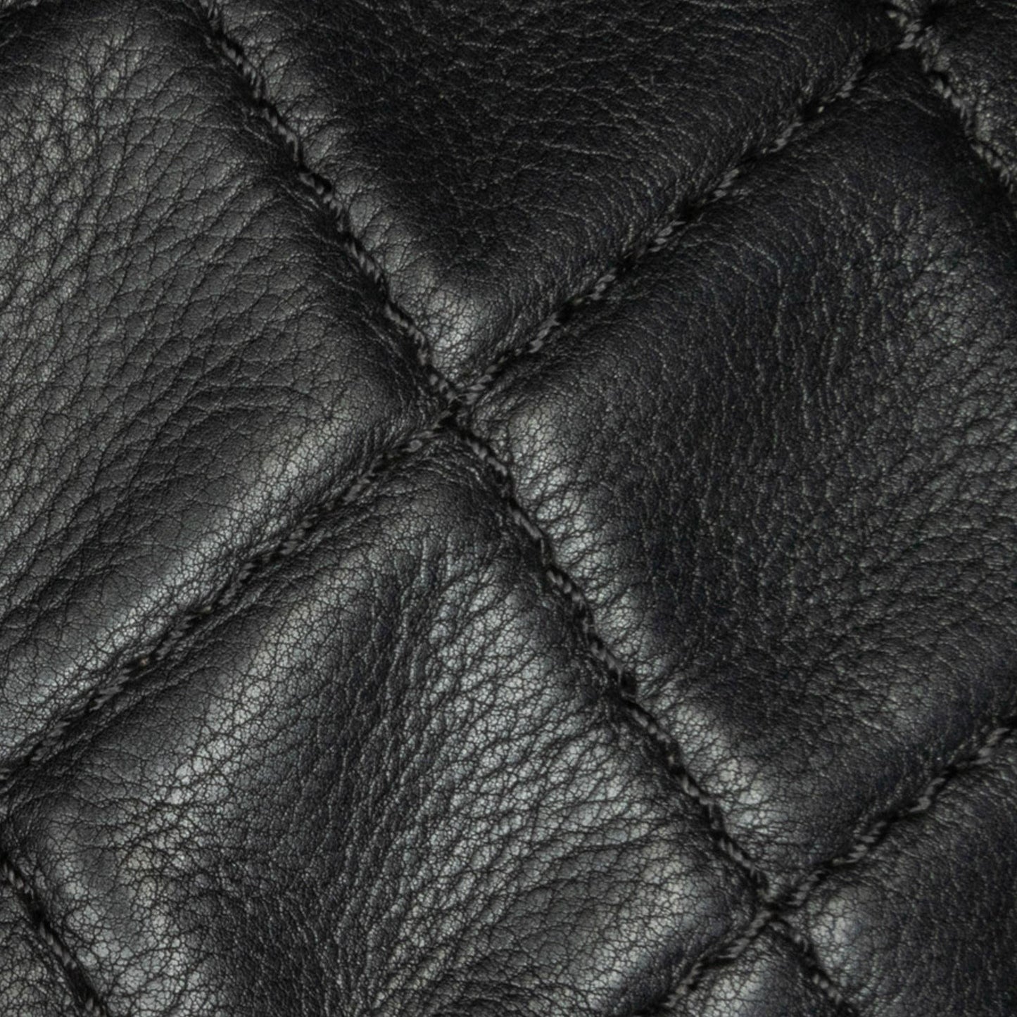 Chanel Quilted Calfskin Curvy Flap (SHG-7XhJvX)