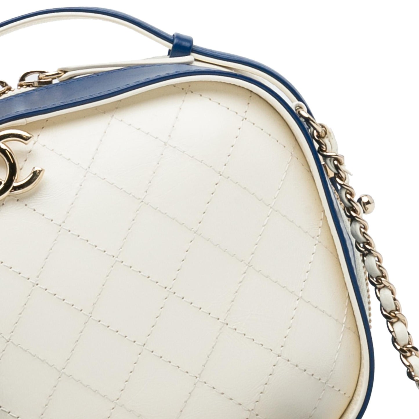 Chanel Small Crumpled Calfskin Vanity Case (SHG-Ny4Twz)