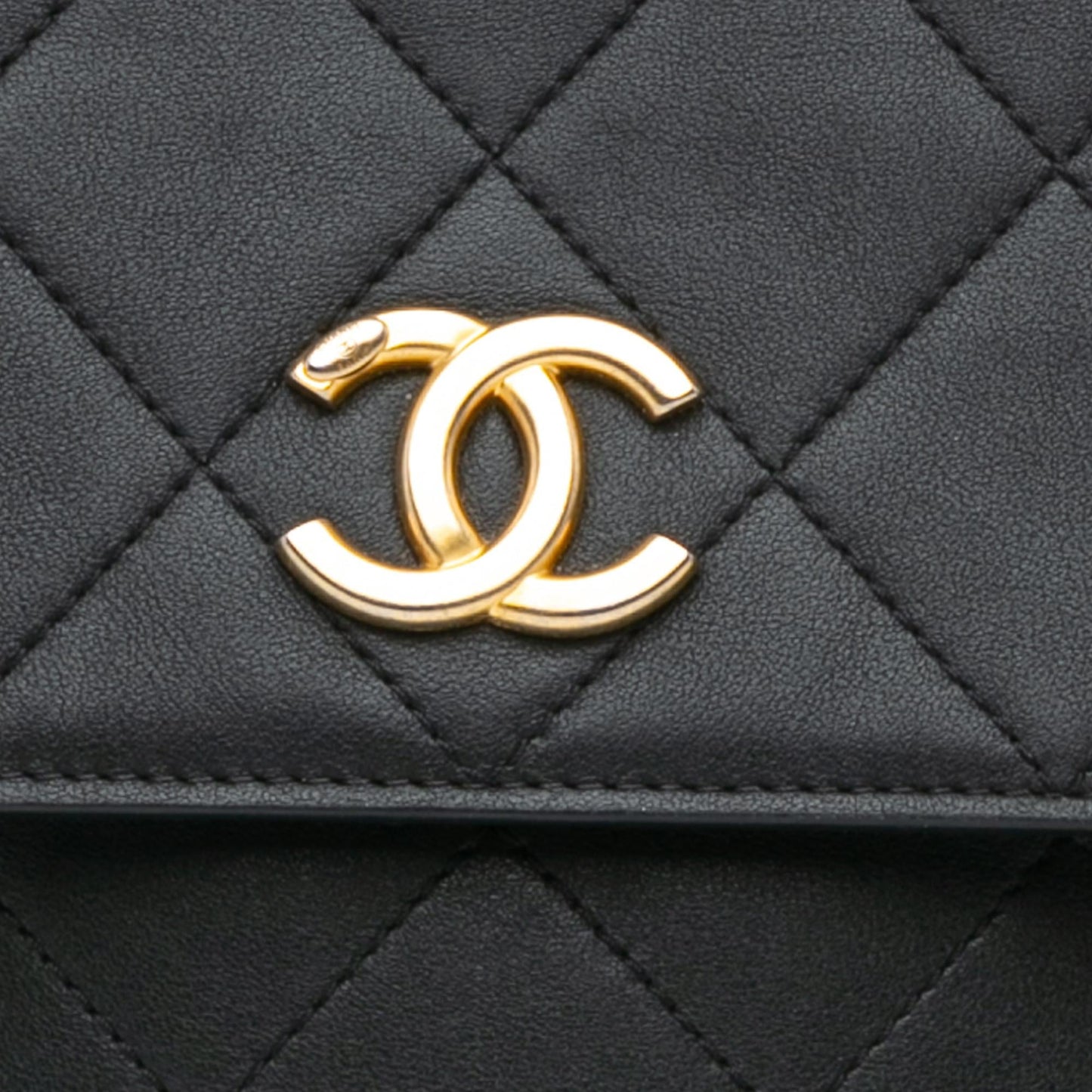 Chanel Small Quilted Calfskin Chain Hobo Flap (SHG-Un4nYy)