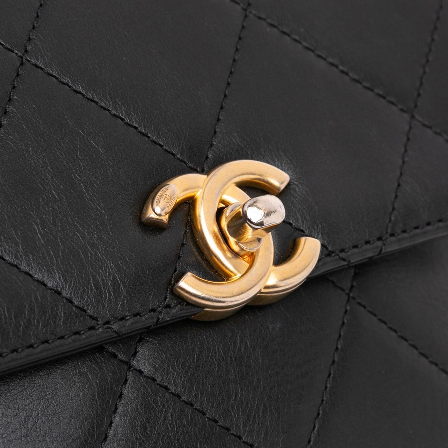 Chanel Small Quilted Calfskin Framing Chain Flap (SHG-KEPT2j)