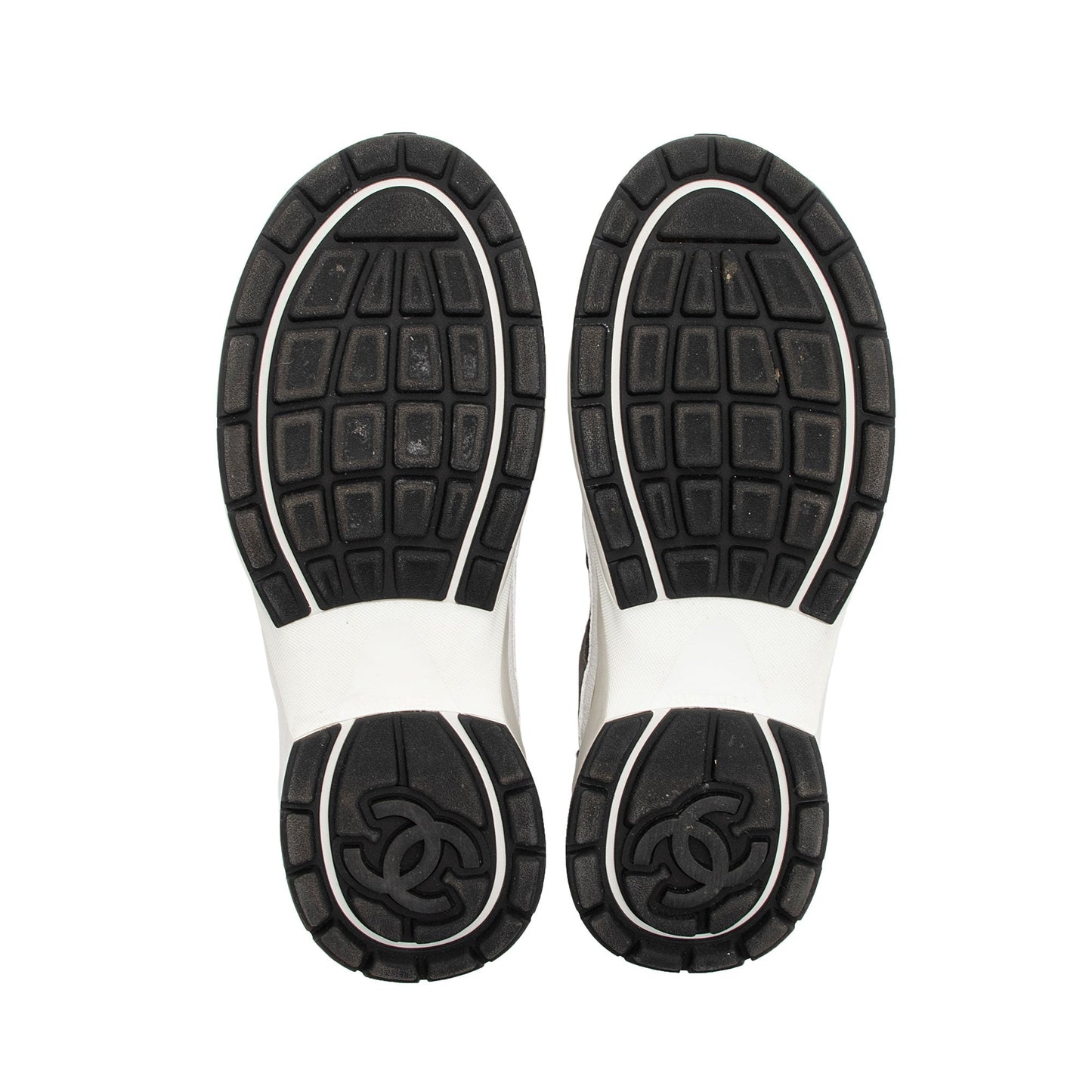 Chanel Suede Calfskin Quilted Fabric CC Sneakers - Size 10 / 40 (SHF-dKSiYL)