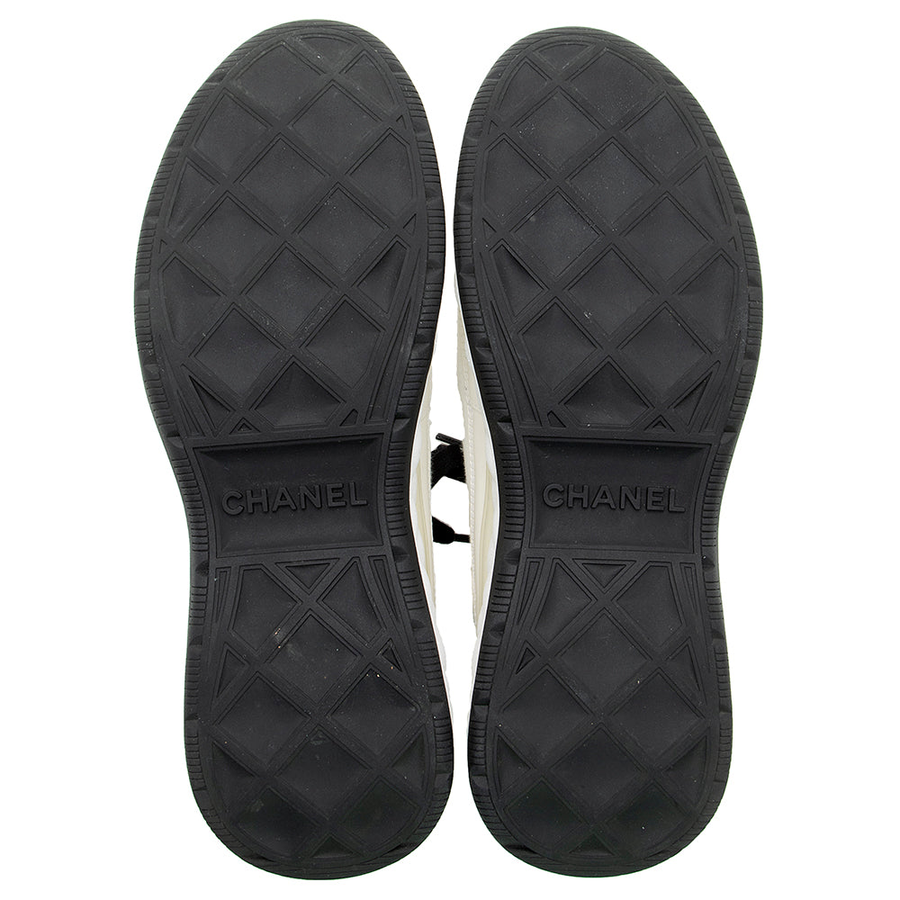 Chanel Velvet & Calfskin CC Sneakers - Size 10.5 / 40.5 (SHF-17937)