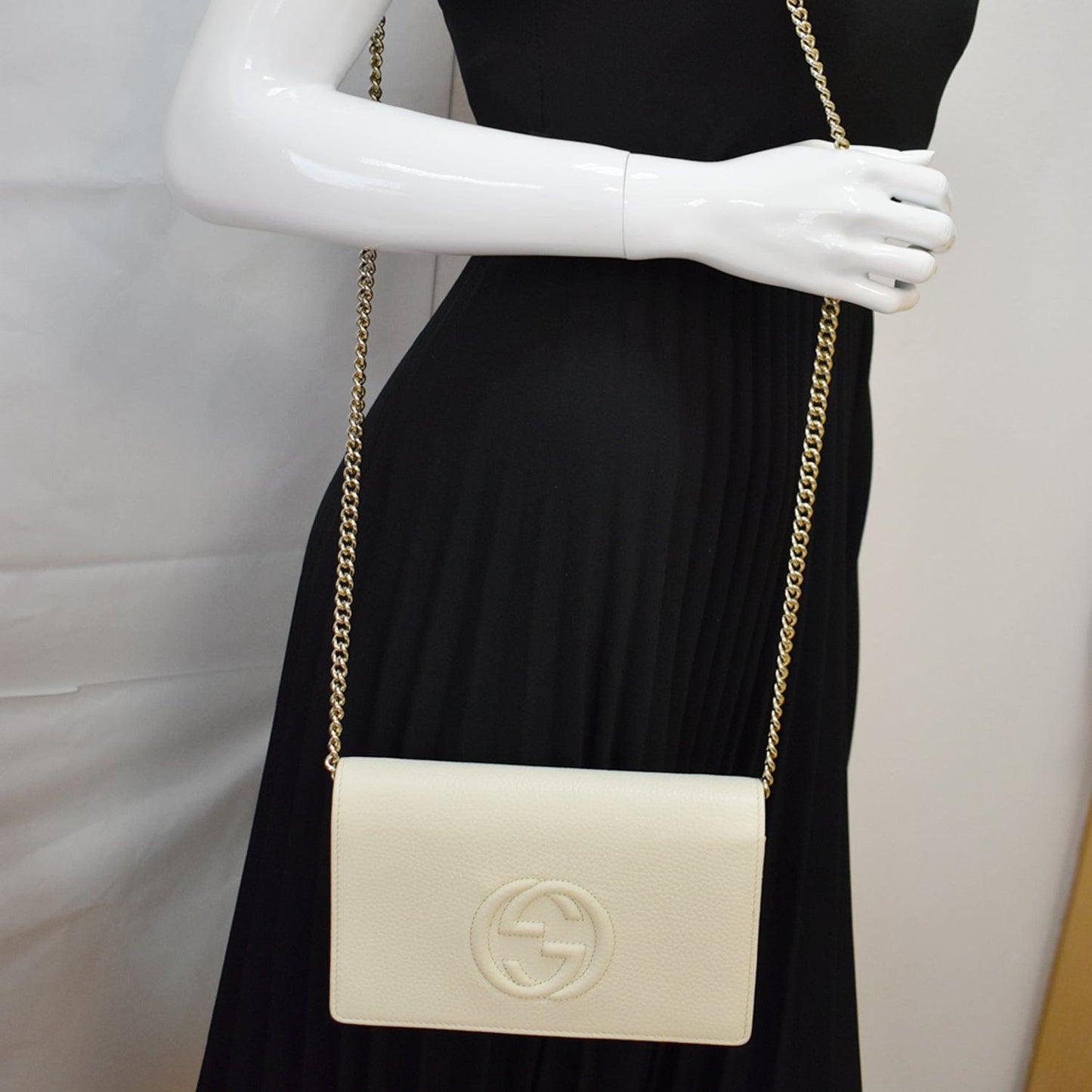GUCCI Mini Soho Pebbled Leather Wallet On Chain Crossbody Bag Cream 598211