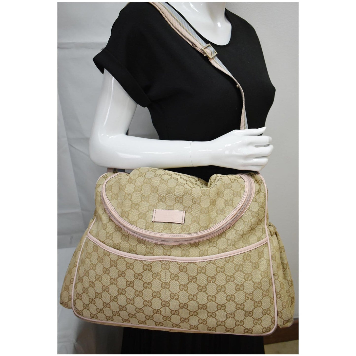 GUCCI Large Diaper GG Supreme Canvas Shoulder Bag Pink 123326