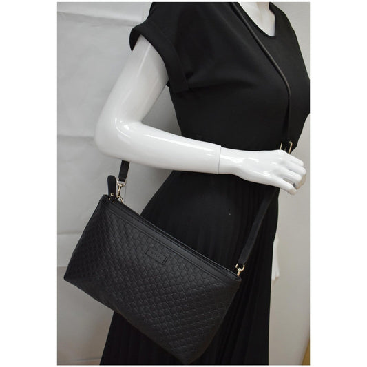 GUCCI Flat Microguccissima Leather Wallet Crossbody Black 607723