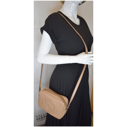 GUCCI Soho Disco Pebbled Leather Small Crossbody Bag Beige 308364