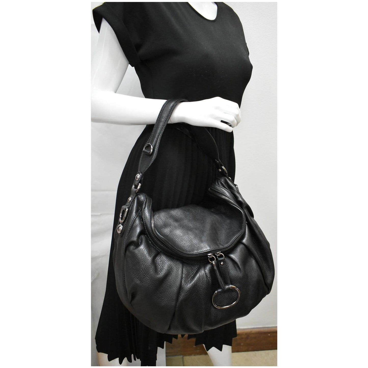 GUCCI Icon Bit Medium Pebbled Leather Shoulder Bag Black 228584