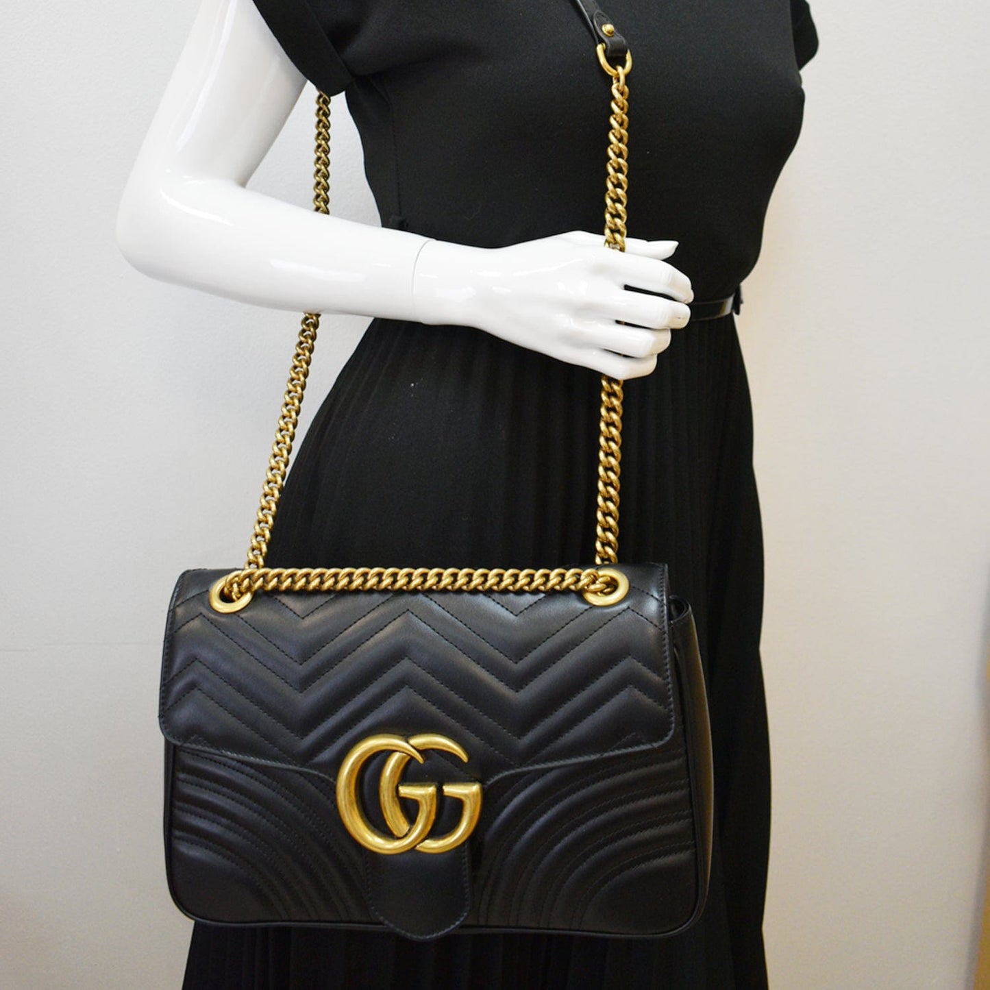 GUCCI GG Marmont Medium Matelasse Shoulder Bag Black 443496