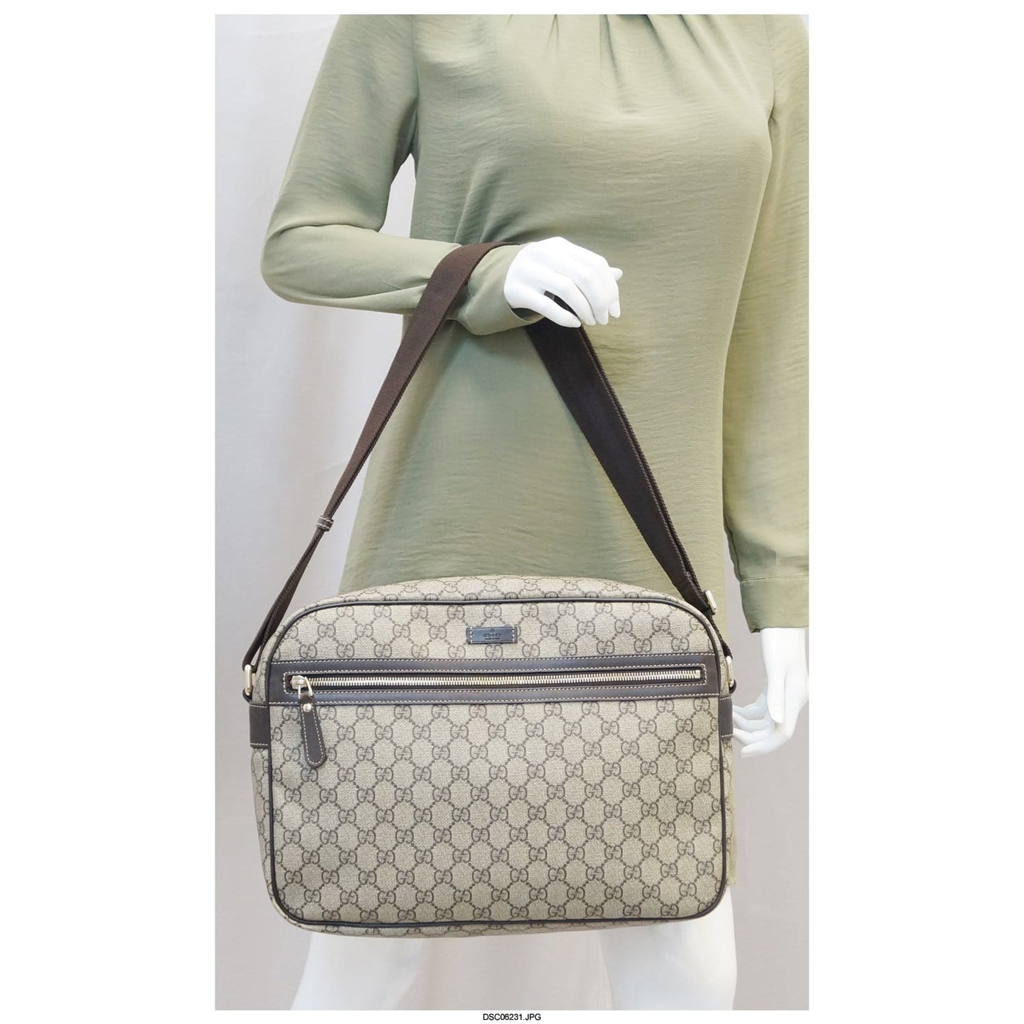 GUCCI Men's Beige/Ebony GG  Plus Coated Canvas Messenger Crossbody Bag 211107