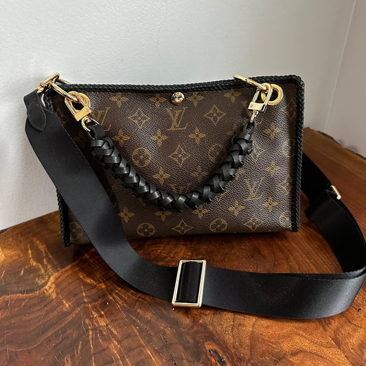 The Swan Crossbody -Orvis bags Monogram in Black