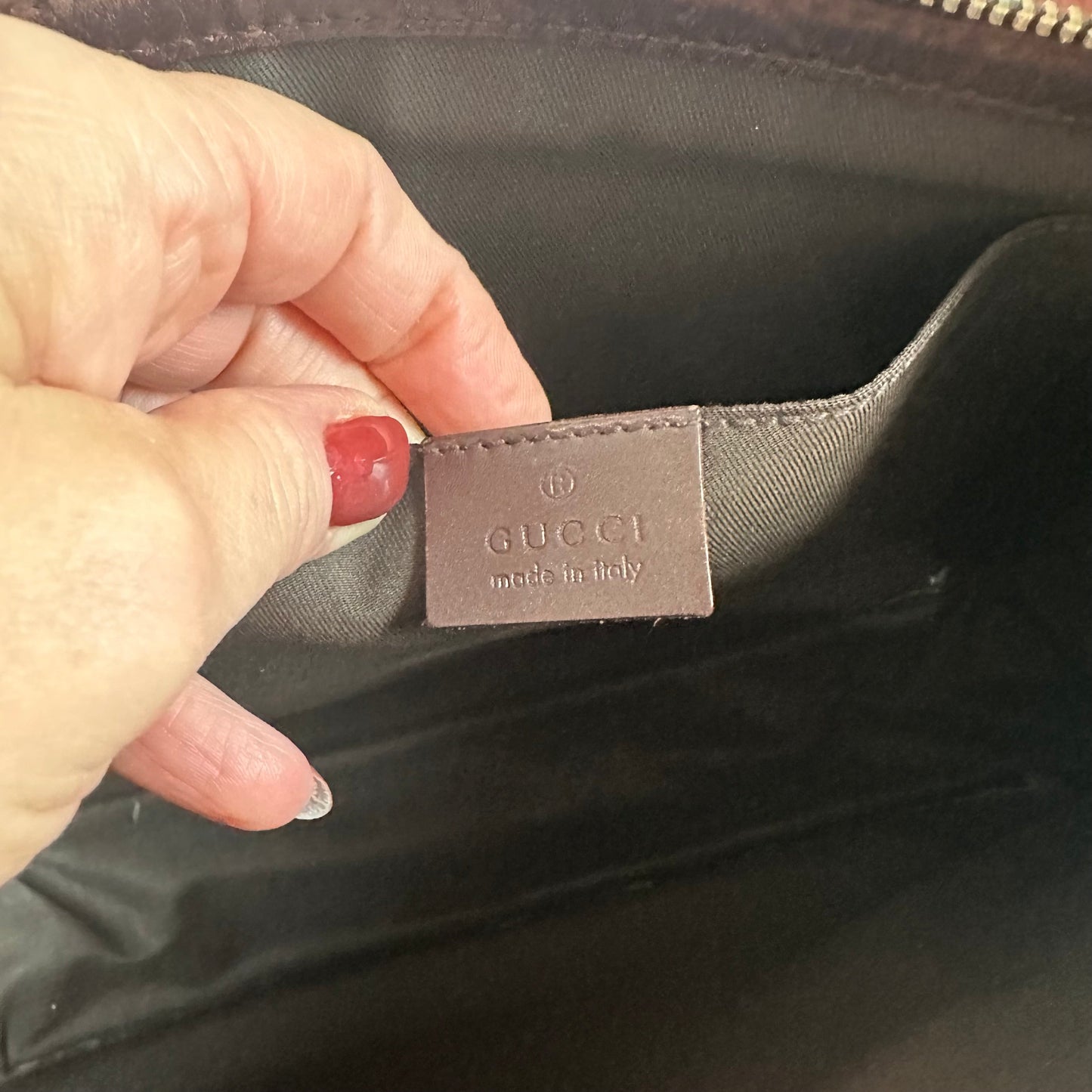 The Junco -Orvis bags Gucci Guccissima Crossbody Bag in Brown