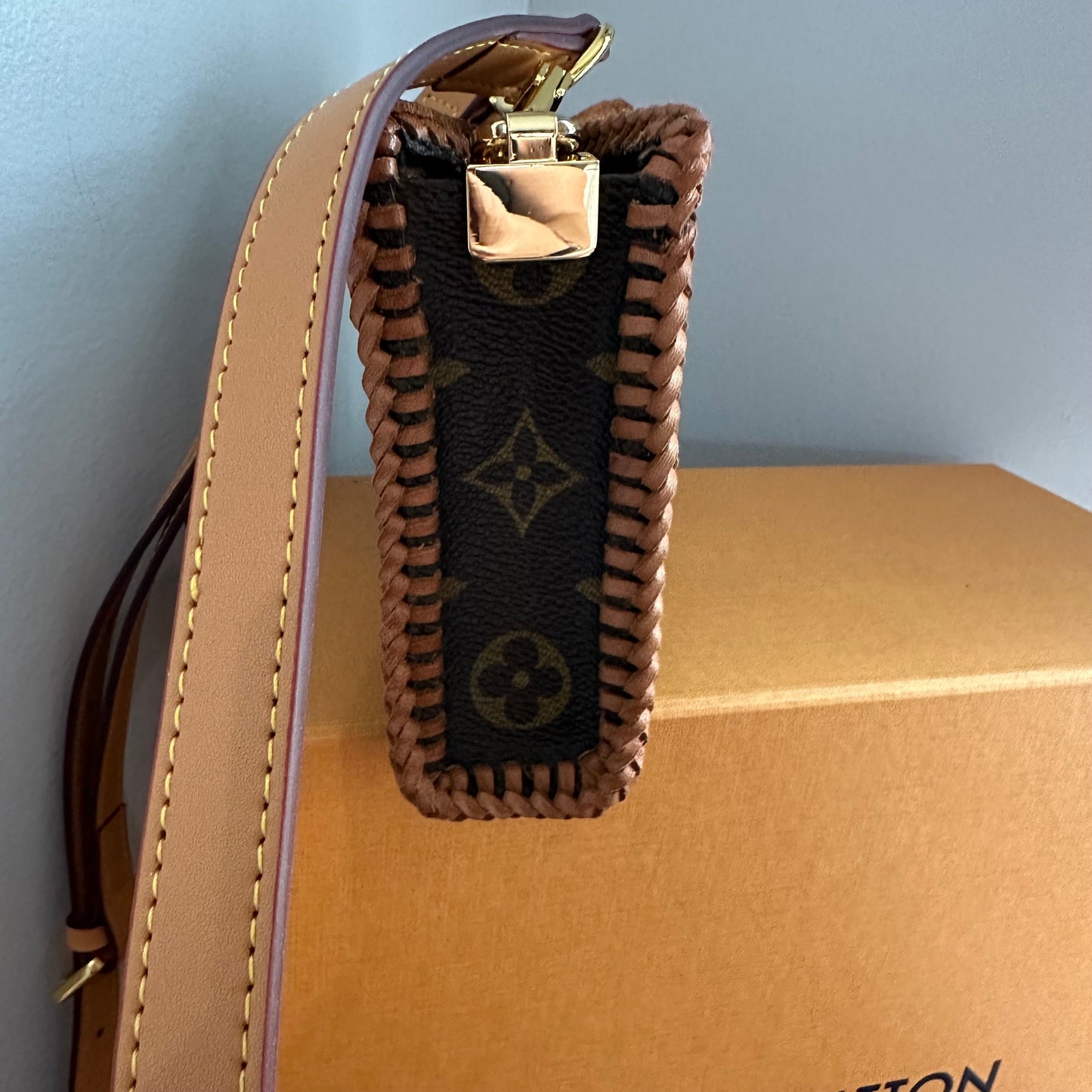 The Cygnet Crossbody -Orvis bags LV Monogram in Vachetta