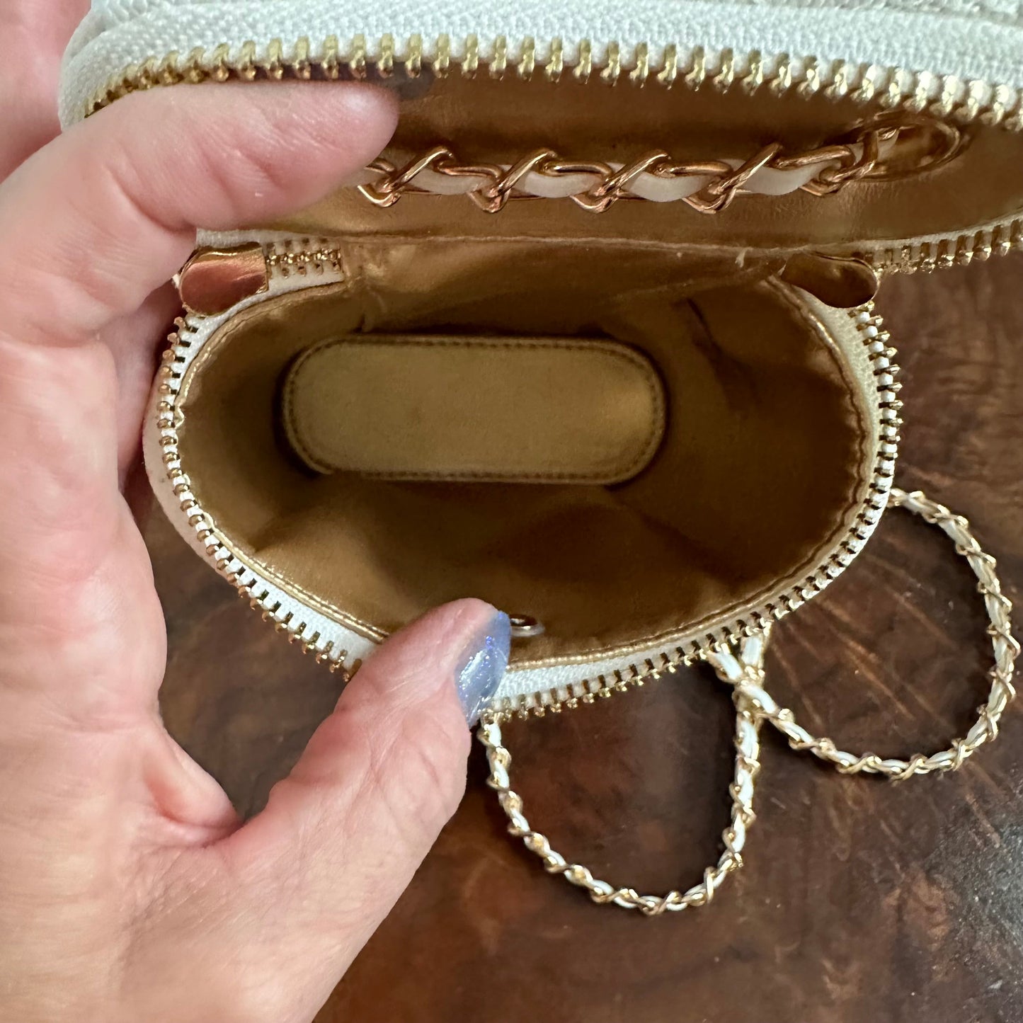 Button Bag - Quilted White Phone Crossbody with Gucci GG Button
