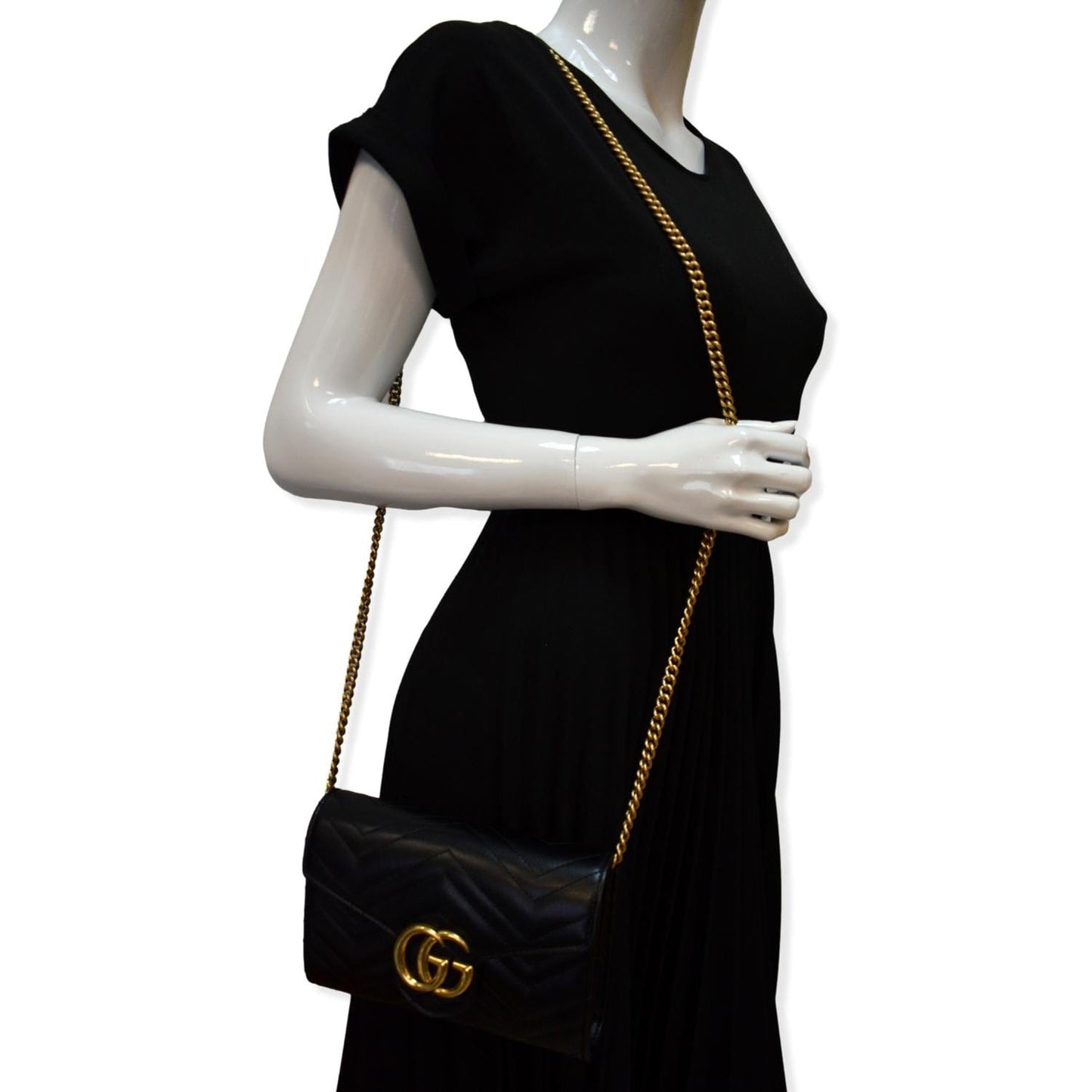 GUCCI GG Marmont Mini Matelasse Leather Crossbody Bag Black 474575