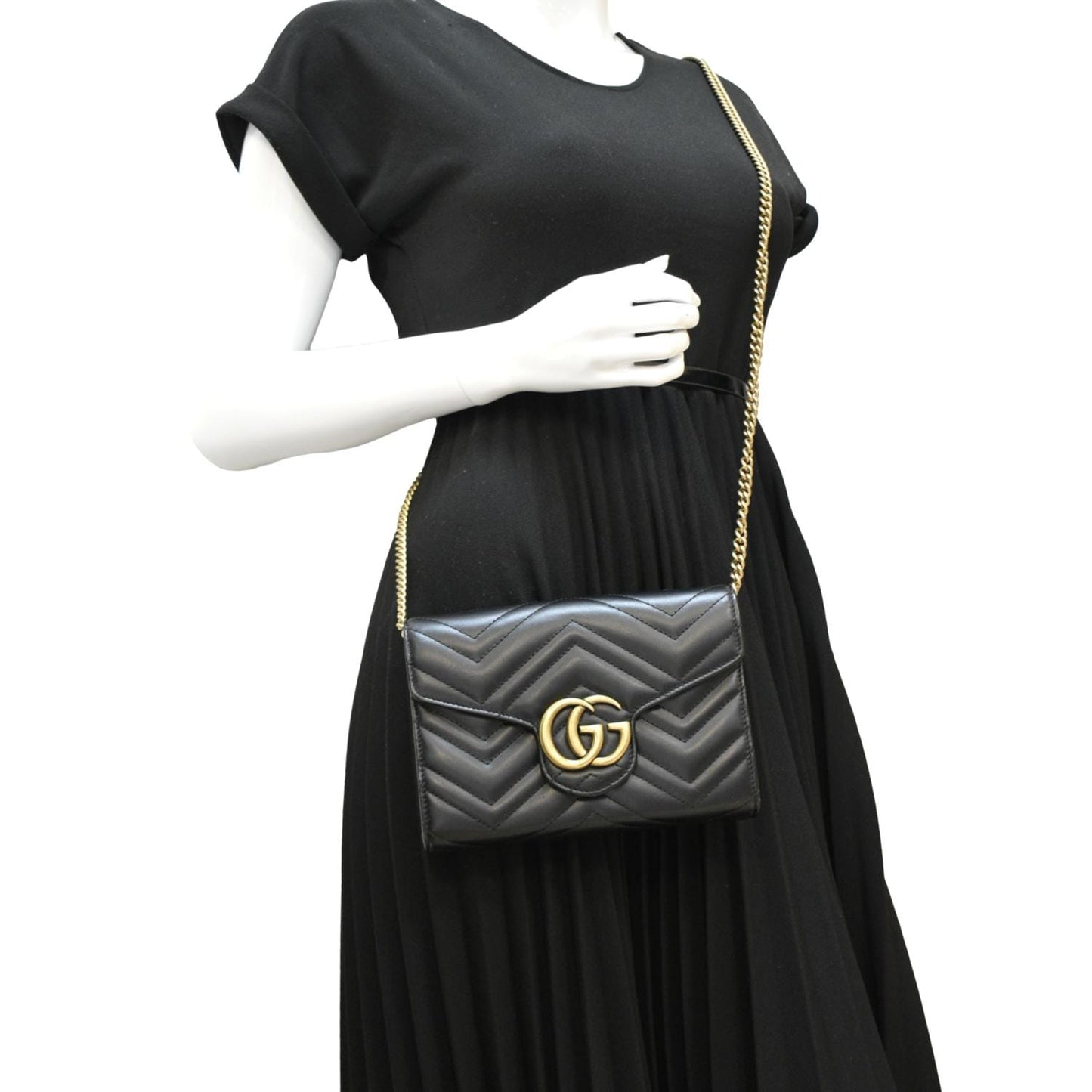 GUCCI GG Marmont Mini Matelasse Leather Crossbody Bag Black 474575