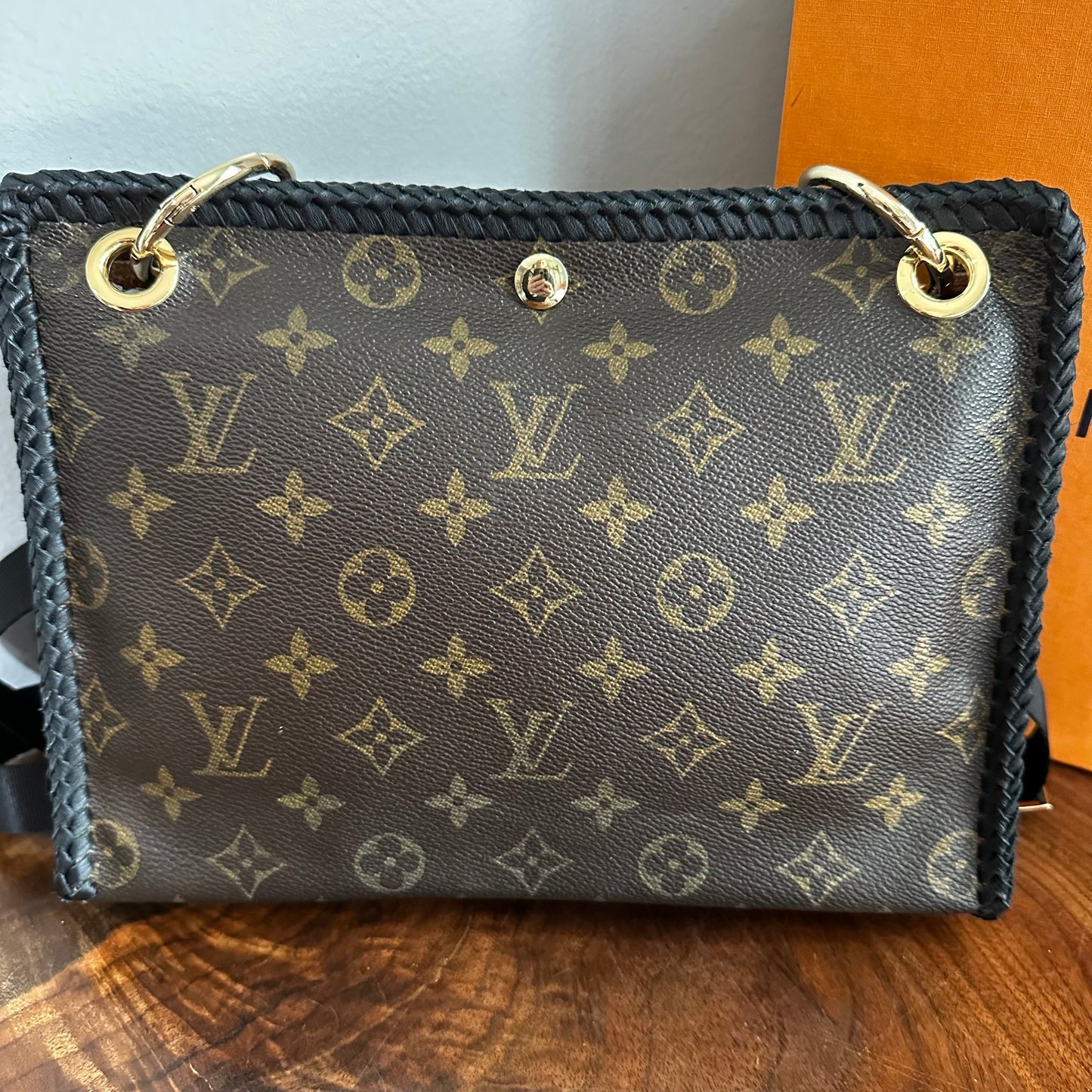 The Swan Crossbody -Orvis bags Monogram in Black