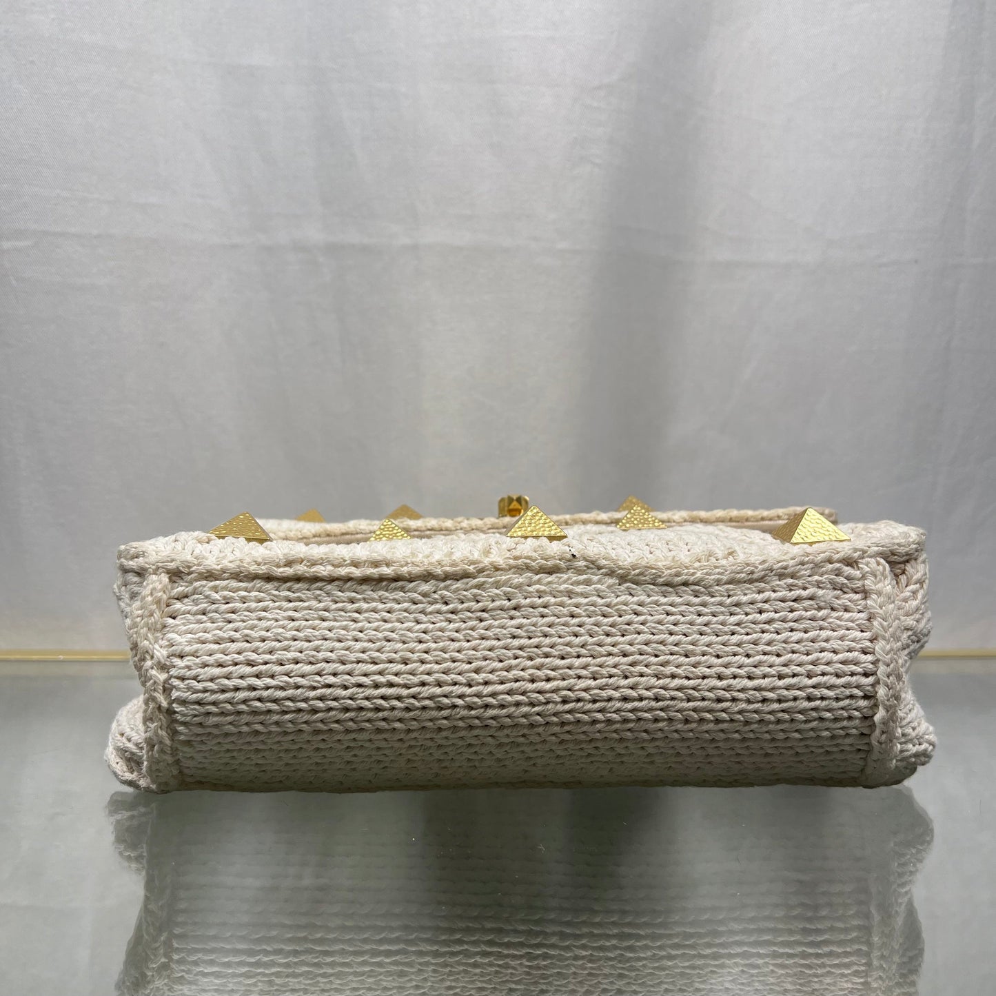 VALENTINO GARAVANI Ecru Cream Knit Roman Stud Shoulder Bag TS3792