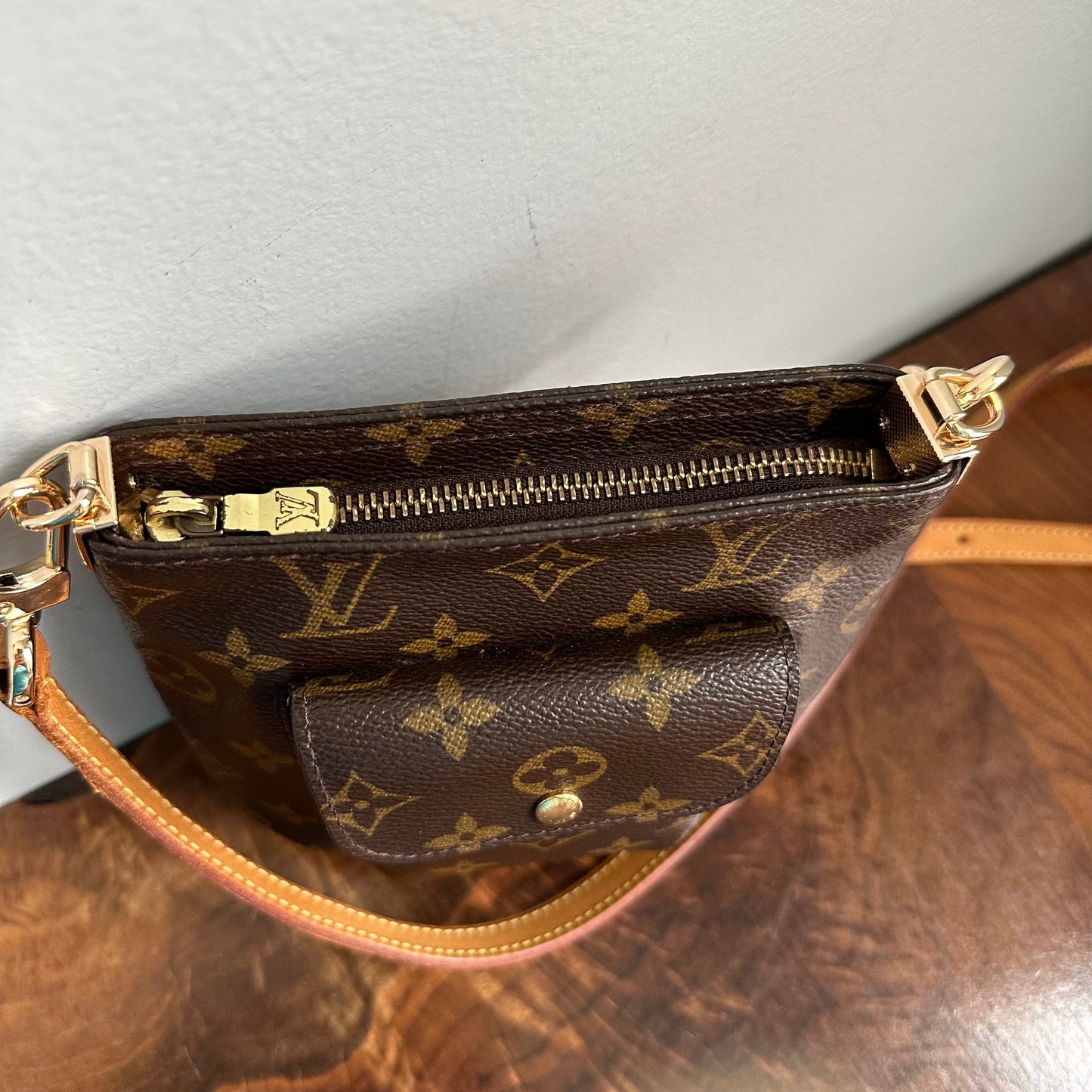 The Junco Crossbody -Orvis bags LV Monogram in Vachetta