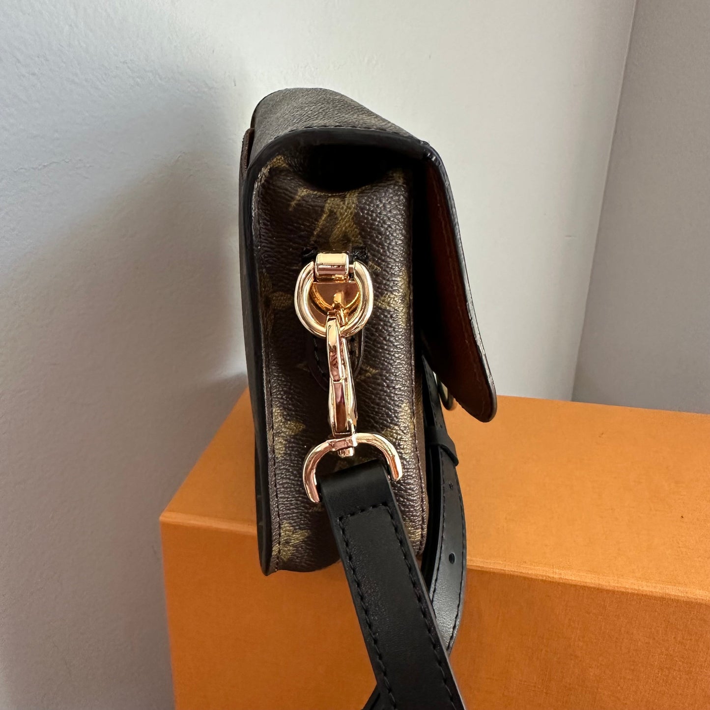 The Swift Crossbody -Orvis bags Monogram LV in Black