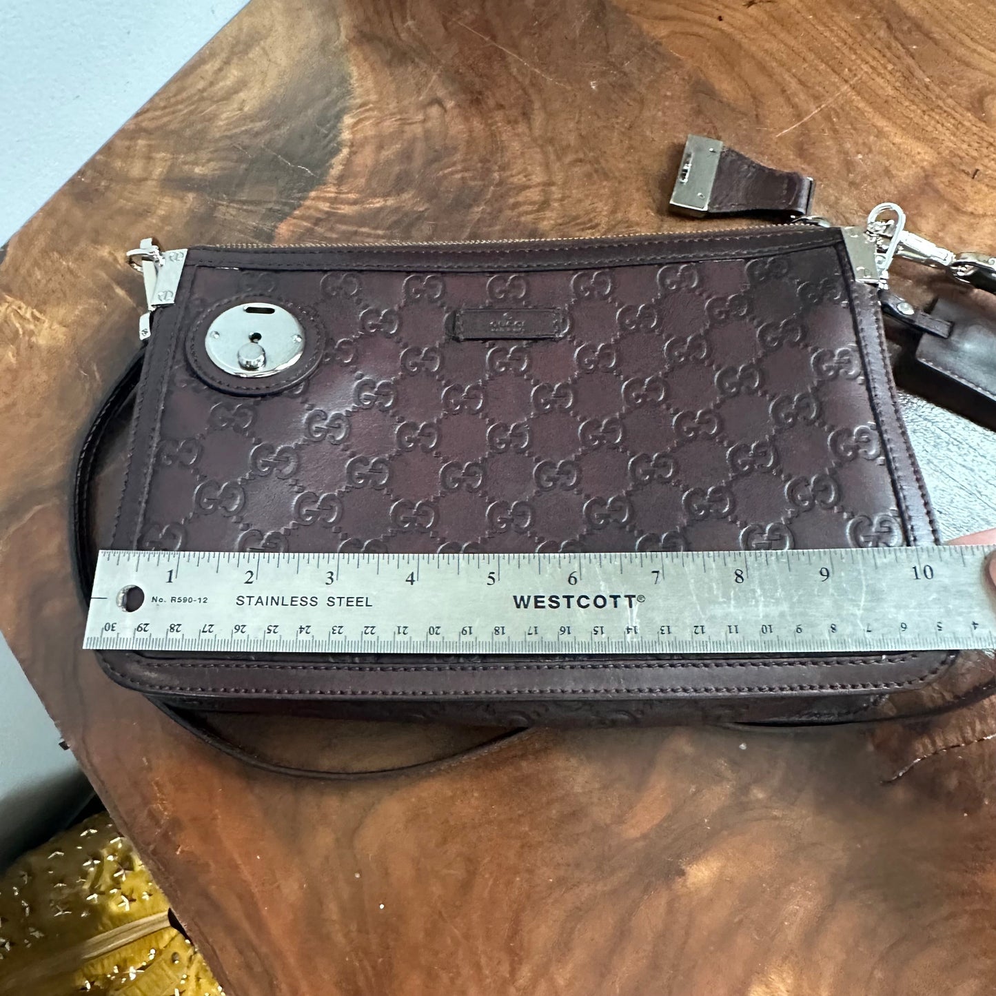 The Junco -Orvis bags Gucci Guccissima Crossbody Bag in Brown