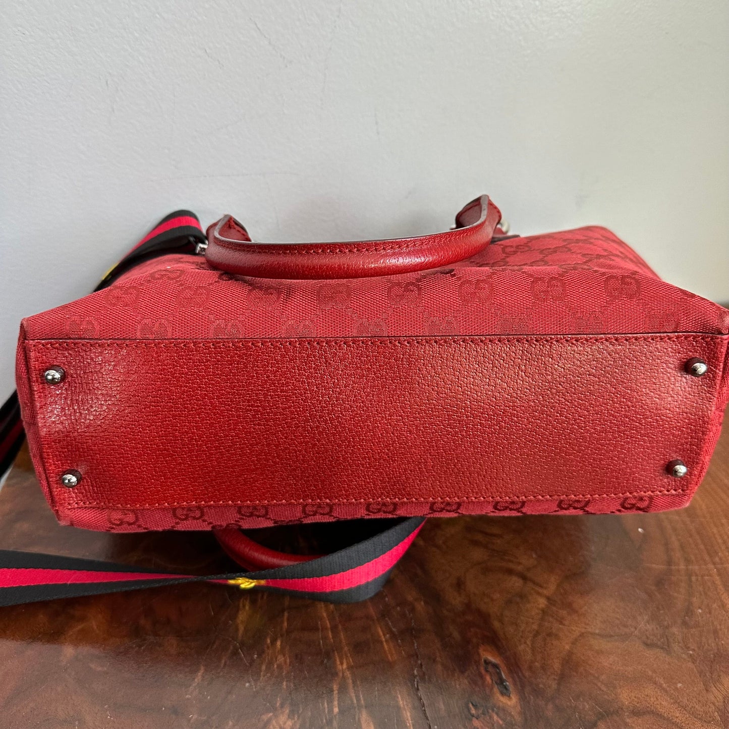 The Full Falcon Crossbody/Handbag - Orvis bags Gucci in Red Canvas