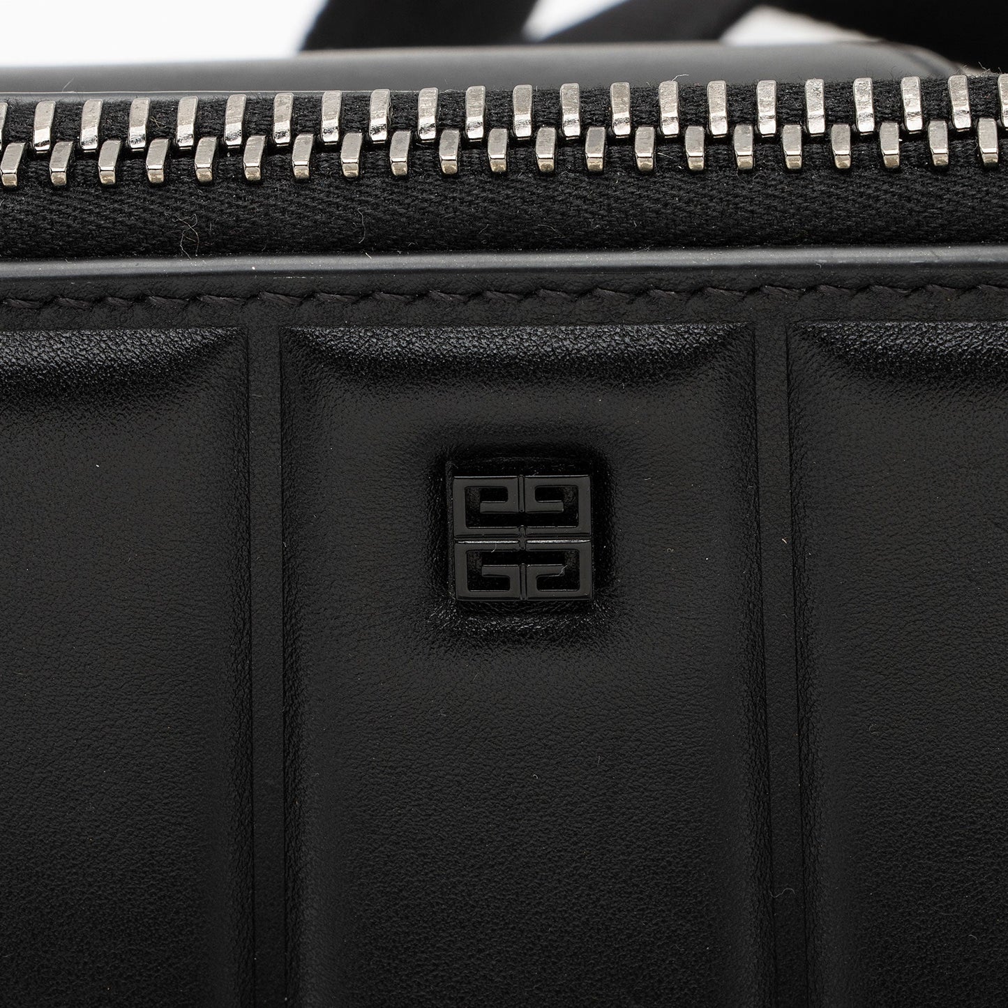 Givenchy Quilted Calfskin Antigona U Crossbody (SHF-N5cAVd)