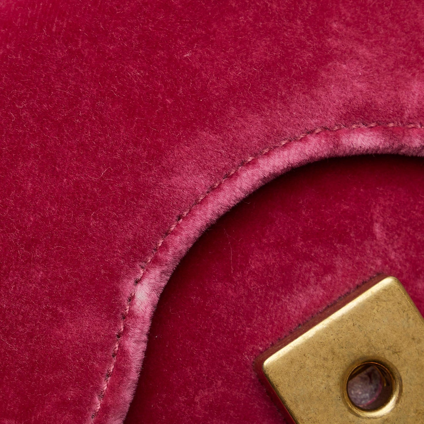Gucci Broadway Velvet Crossbody Bag (SHG-VjDGrg)
