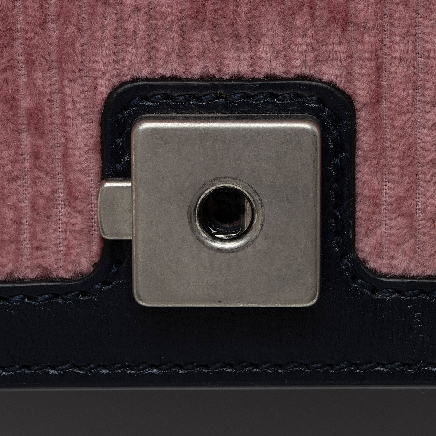 Gucci Corduroy Dionysus Small Shoulder Bag (SHF-NJk85f)