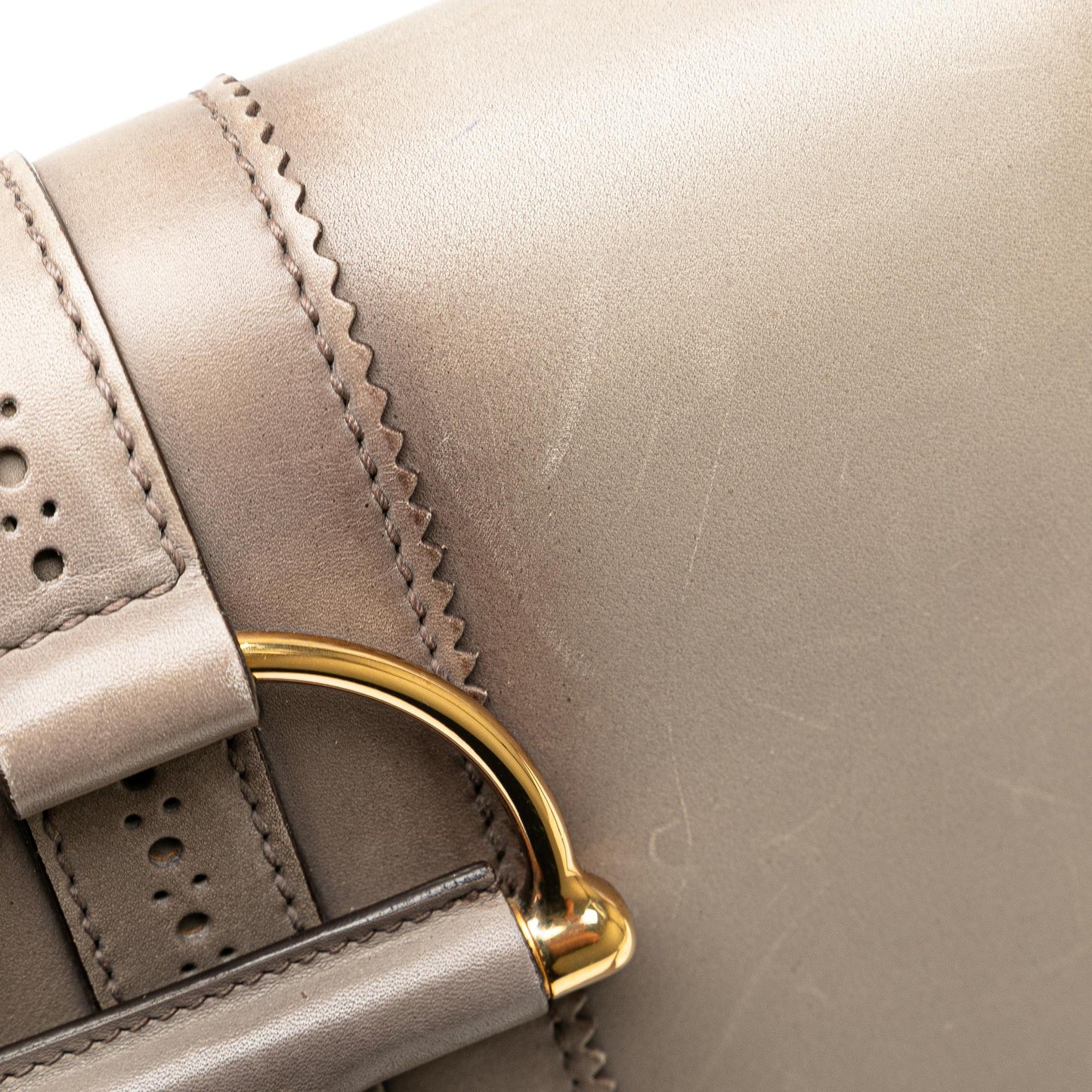 Gucci Duilio Brogue Leather Crossbody (SHG-Cn1jv6)