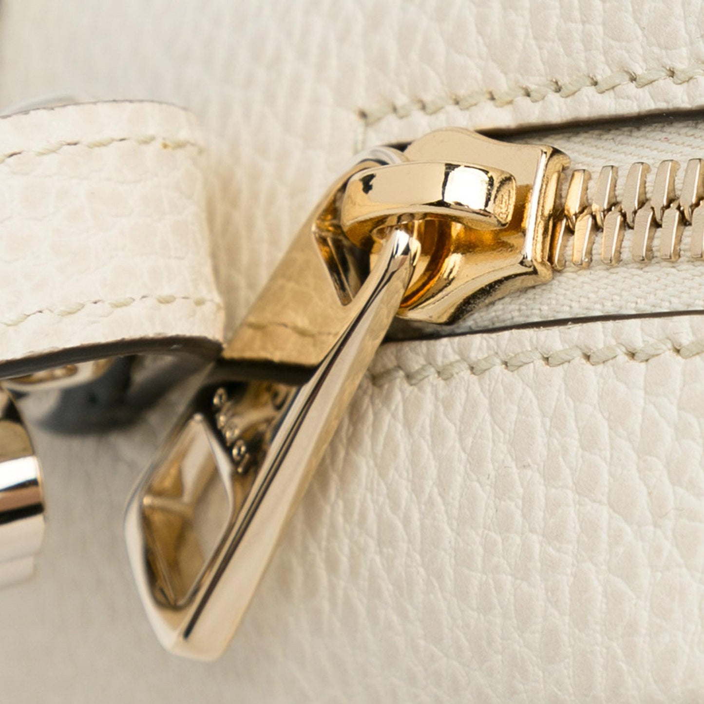 Gucci GG Canvas Bree Crossbody Bag (SHG-XUzHfc)
