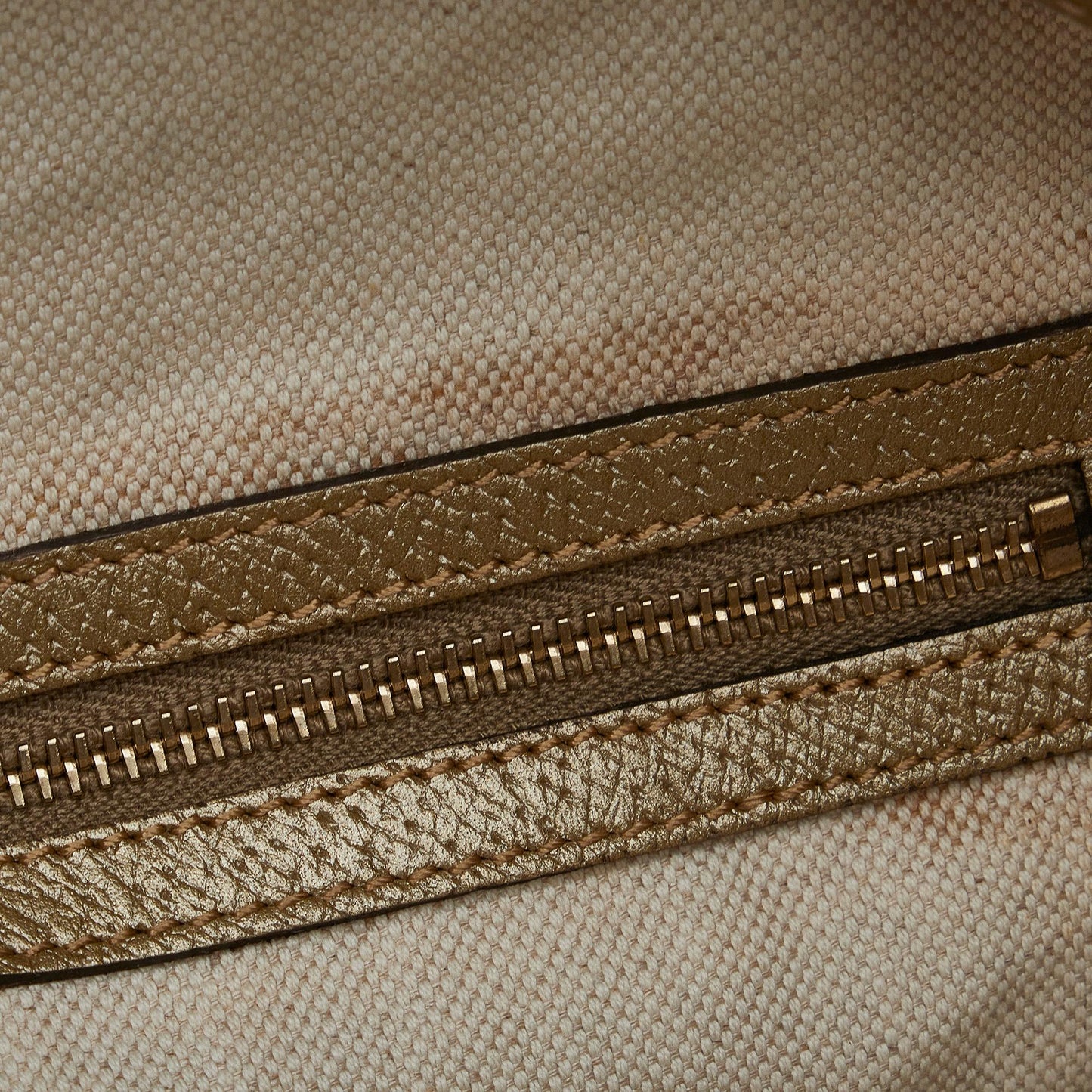 Gucci GG Canvas Bree (SHG-ZzTLns)