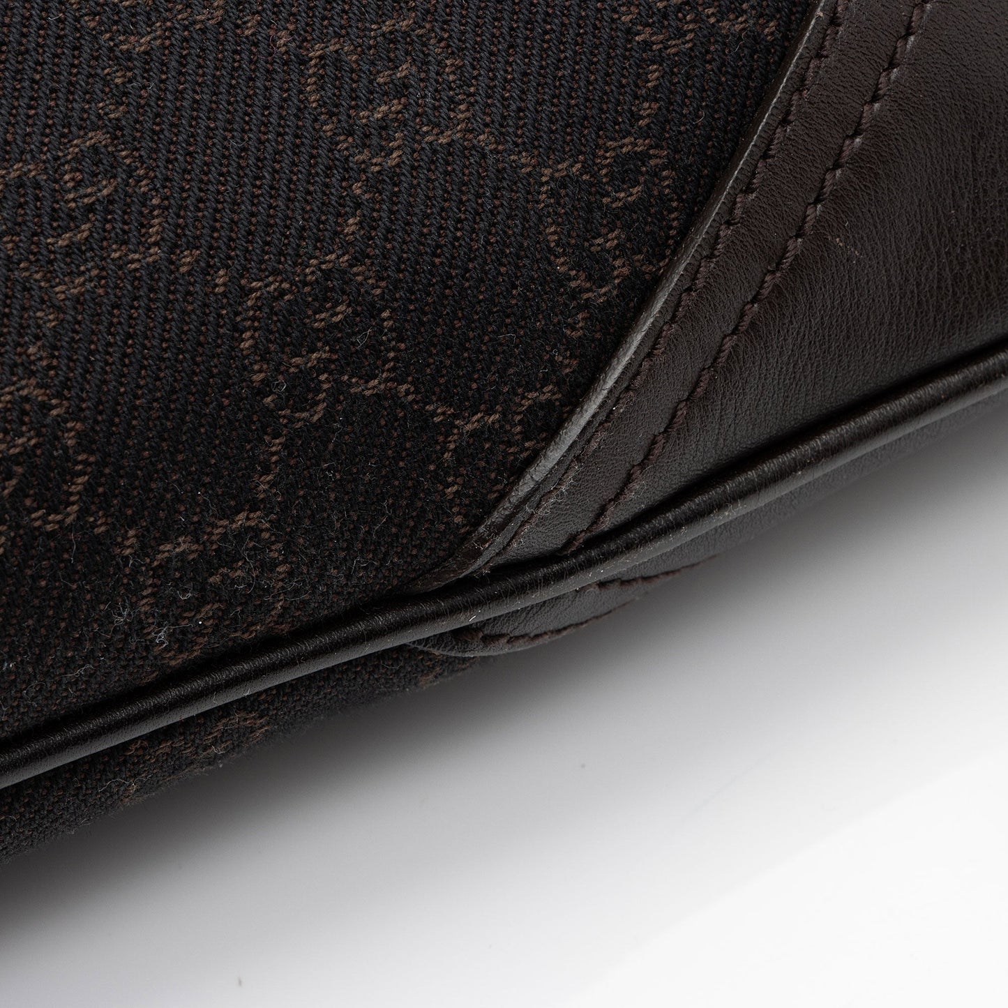 Gucci GG Canvas Britt Medium Hobo (SHF-nj2RBV)
