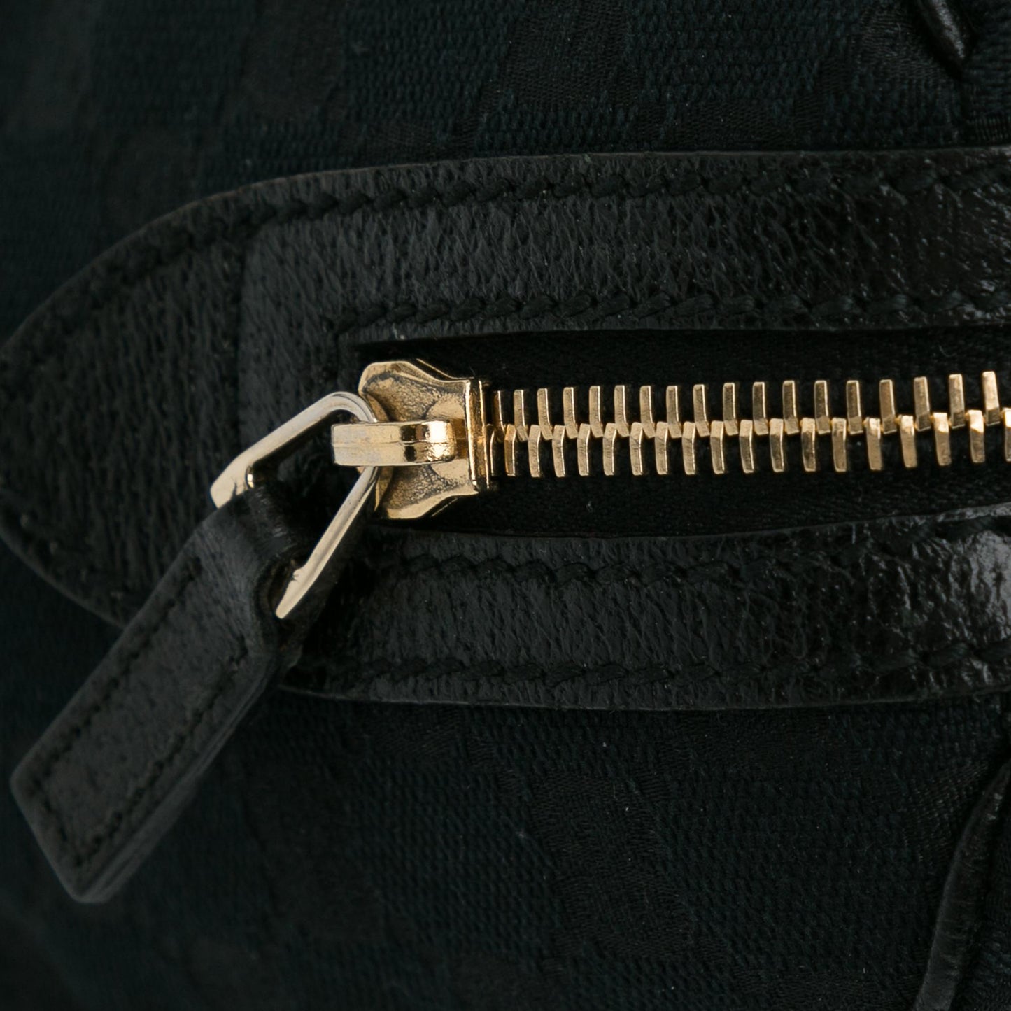 Gucci GG Canvas Charmy Handbag (SHG-8O8KhM)