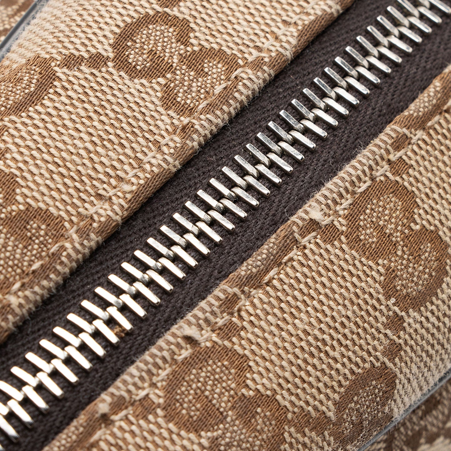 Gucci GG Canvas Classic Camera Messenger Bag (SHF-ygNR94)