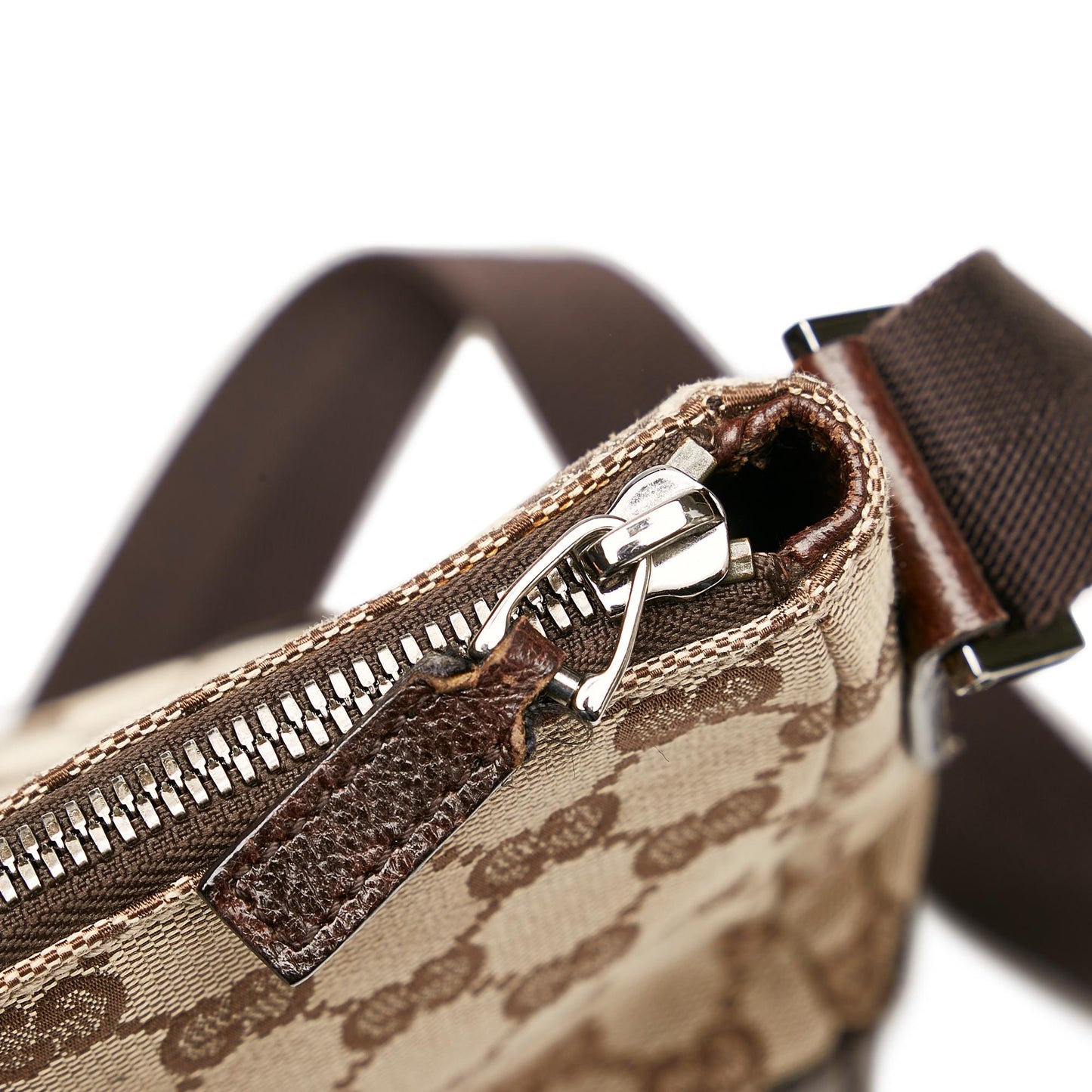 Gucci GG Canvas Crossbody Bag (SHG-31469)