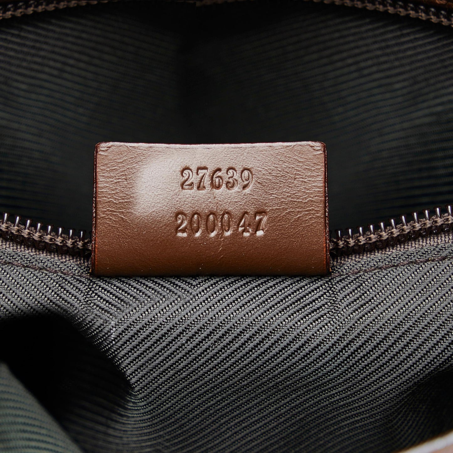 Gucci GG Canvas Crossbody Bag (SHG-XBjUiA)