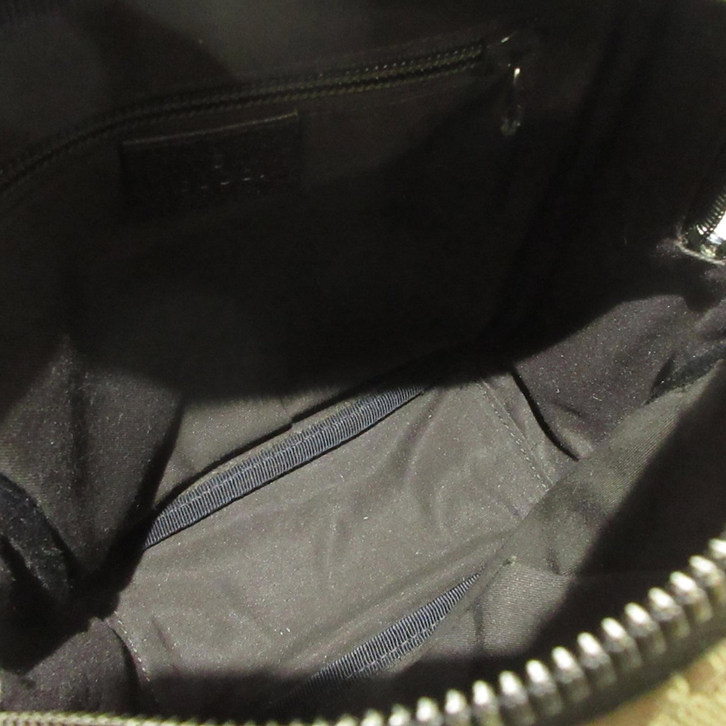 Gucci GG Canvas Crossbody Bag (SHG-kjhrp1)