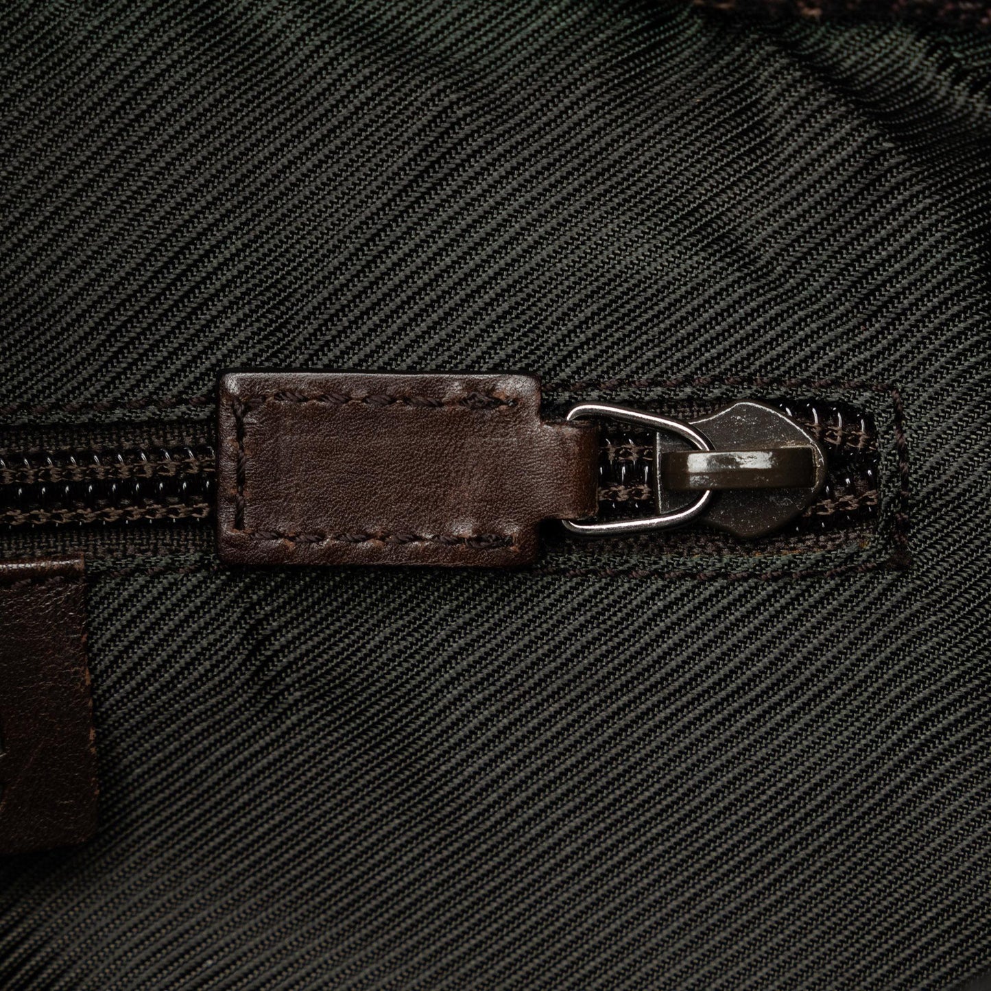 Gucci GG Canvas Crossbody Bag (SHG-ut3J0m)
