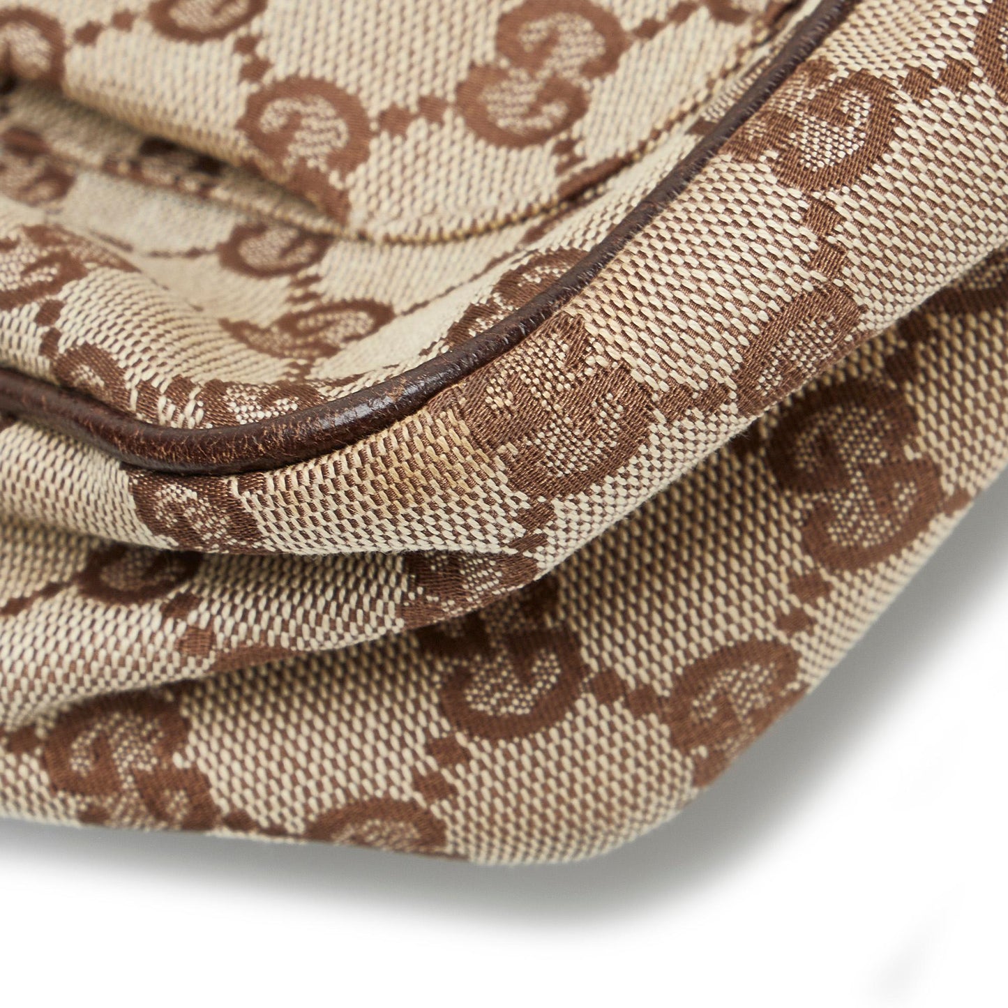 Gucci GG Canvas Crossbody (SHG-woM325)