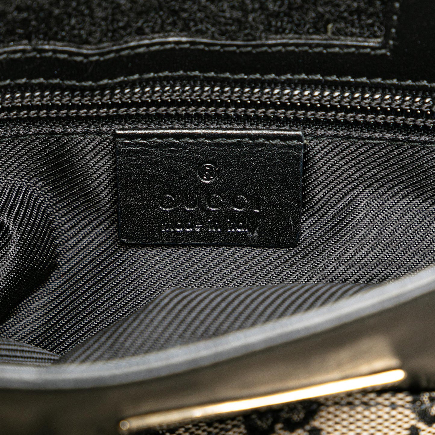 Gucci GG Canvas Crossbody (SHG-CwVWP2)